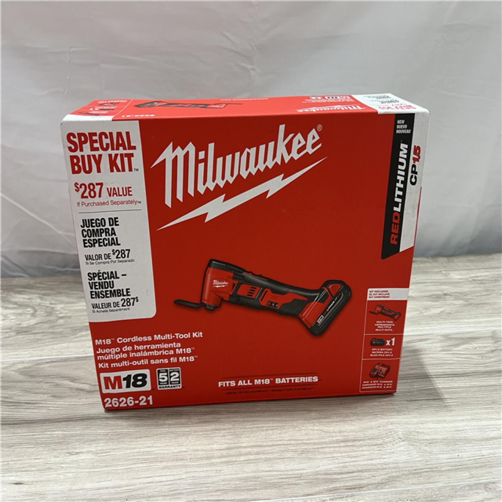 NEW Milwaukee 2626-21 M18 18V Cordless Oscillating Multi-Tool  Variable Speed  REDLITHIUM Battery Compatible  Fast Cutting  Sanding & Scraping Kit