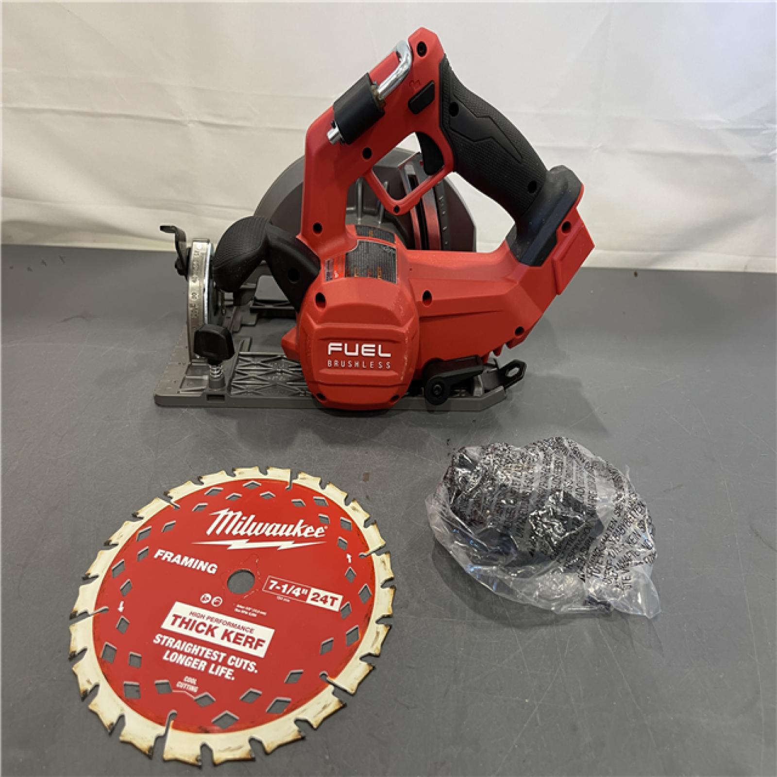 AS-IS - Milwaukee M18 FUEL 7-1/4 Inch Circular Saw