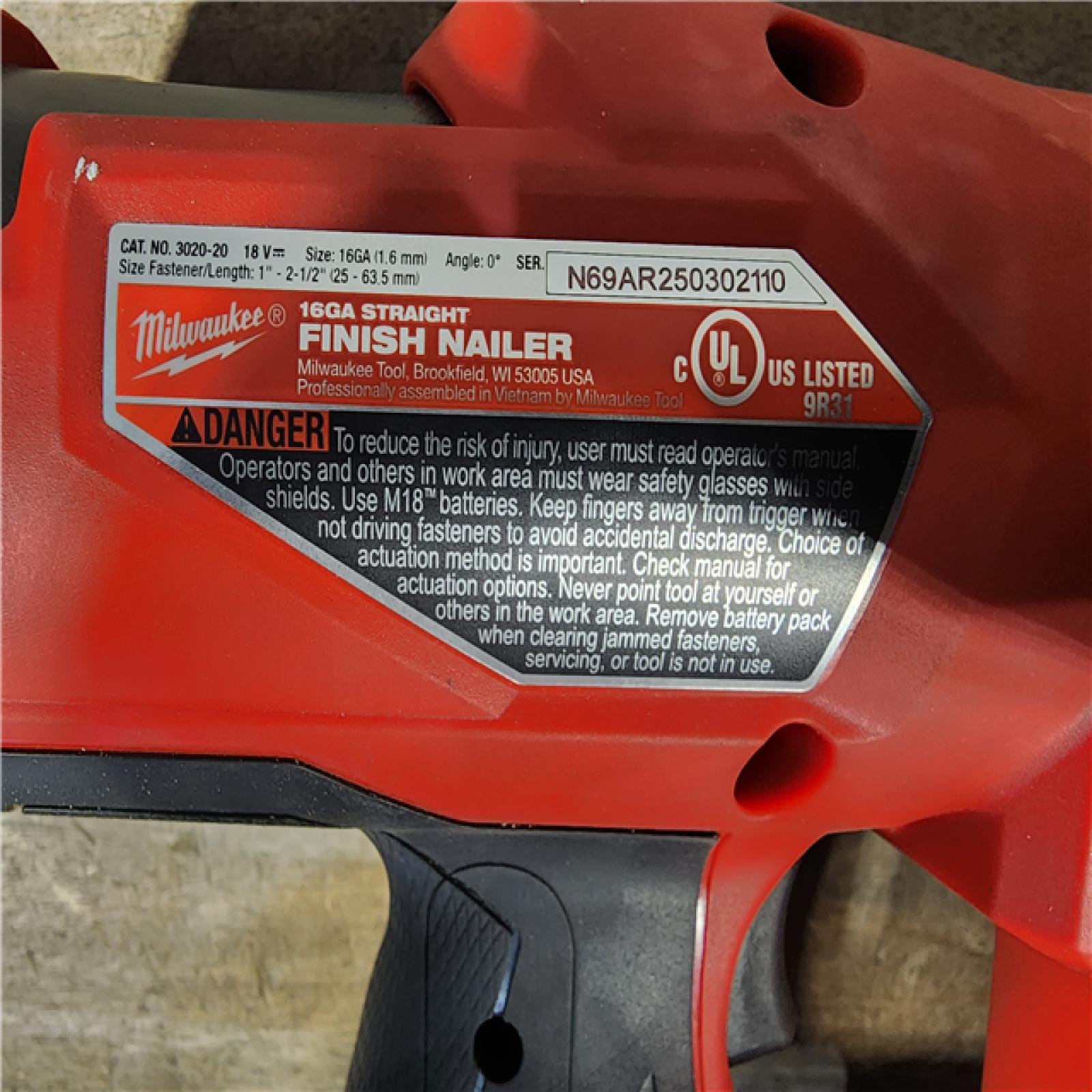HOUSTON LOCATION - AS-IS MILWAUKEE 16 GAUGE STRAIGHT FINISH NAILER (TOOL ONLY)