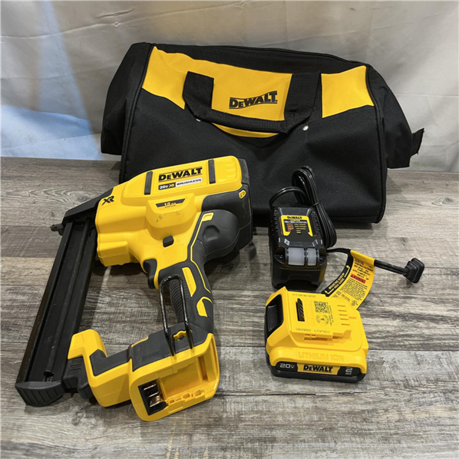 AS-IS DEWALT 20V MAX XR Lithium-Ion Cordless 18-Gauge Narrow Crown Stapler Kit