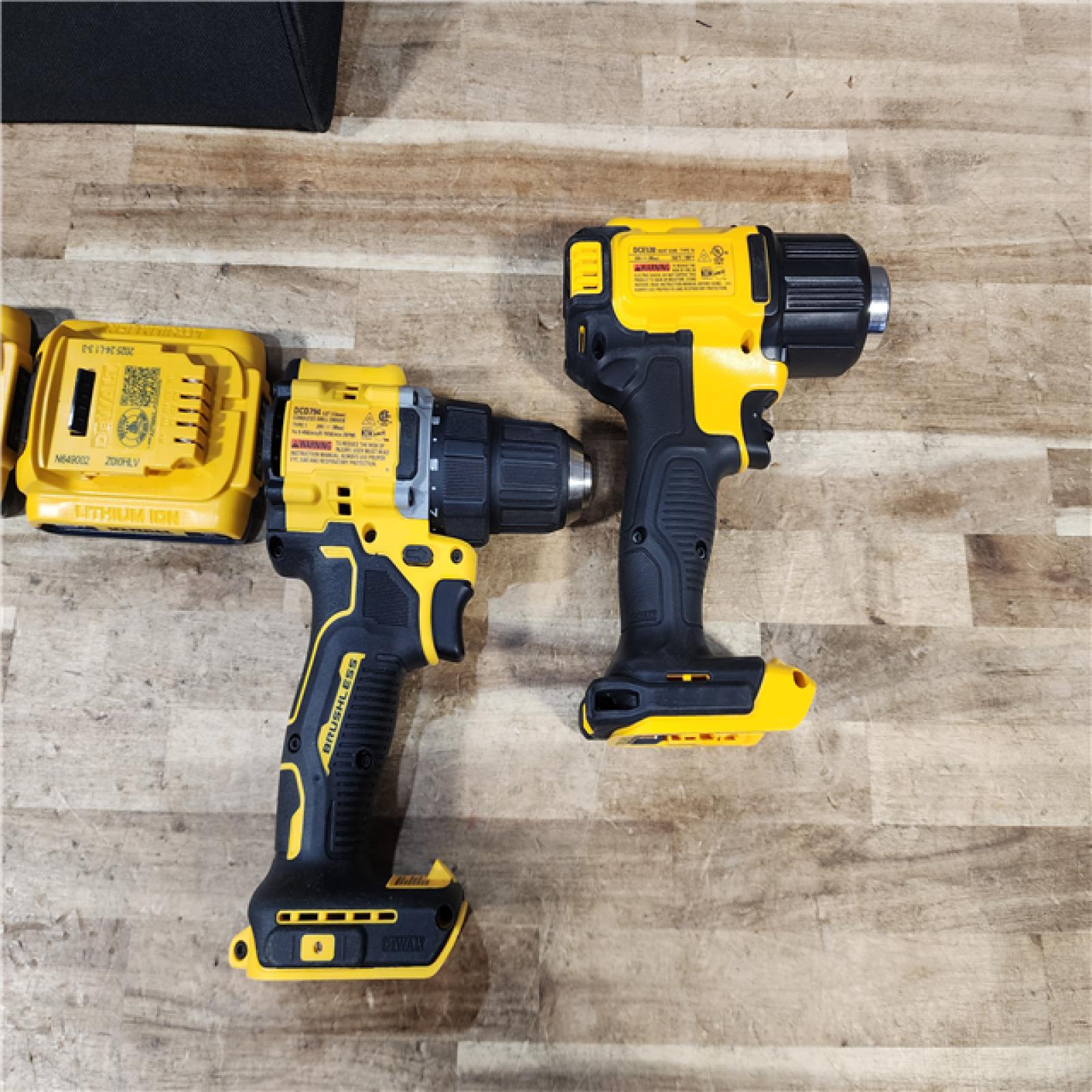 HOUSTON LOCATION - AS - IS DEWALT 2 TOOL COMBO KIT W/ (2) BATTERY & CHARGER