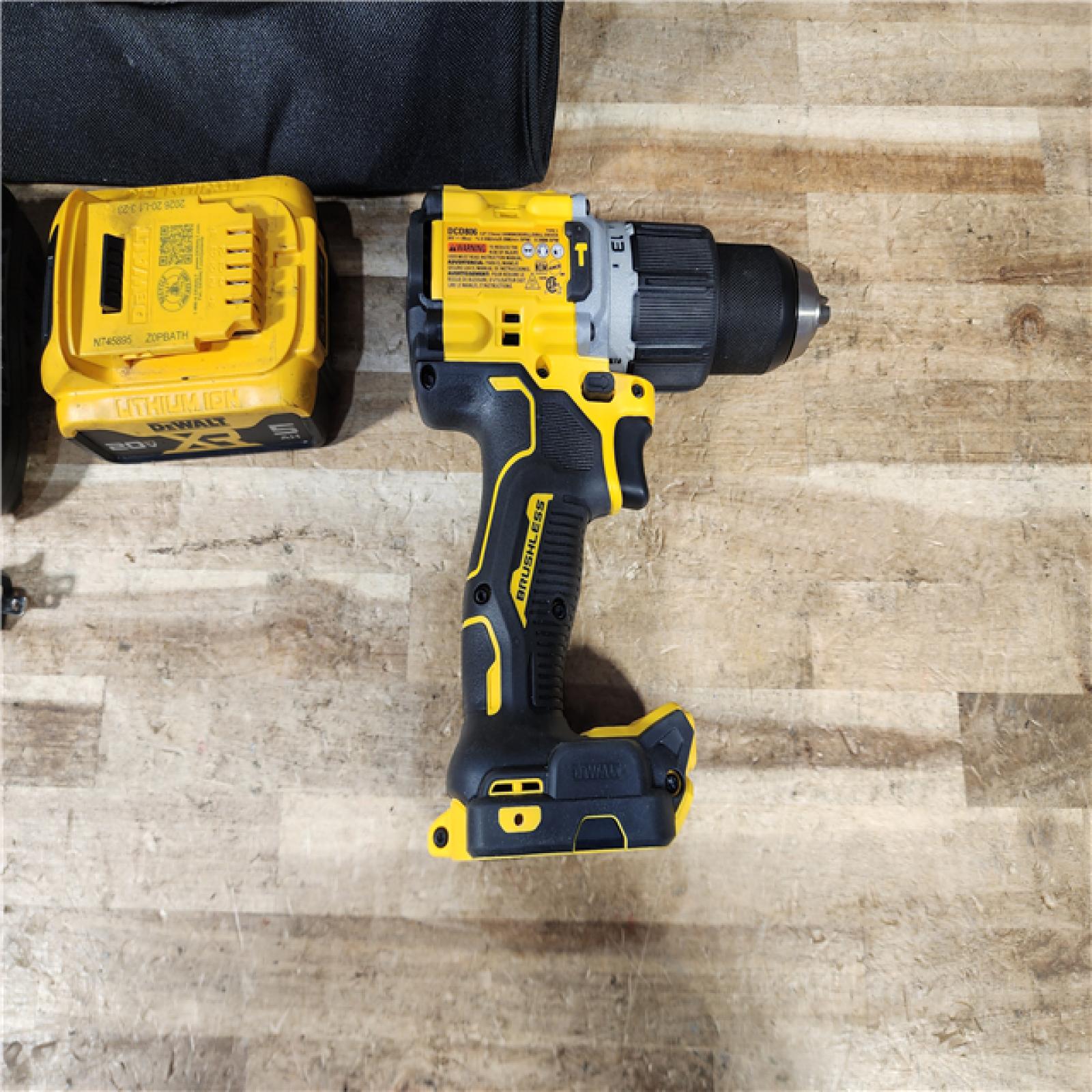 HOUSTON LOCATION - AS - IS DEWALT 20V XR Brushless Cordless 1/2 in. Hammer Drill COMBO KIT