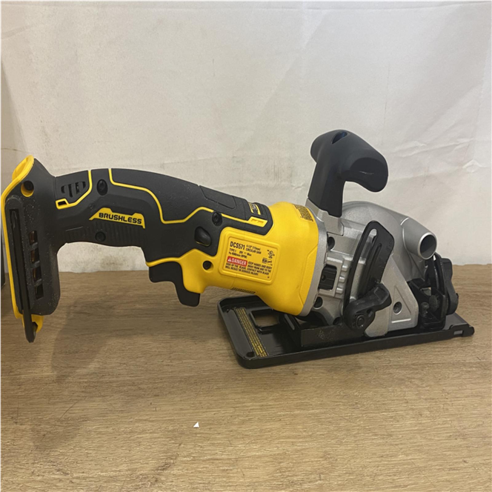 AS-IS DEWALT ATOMIC 20V MAX Cordless Brushless 4-1/2 in. Circular Saw (Tool Only)