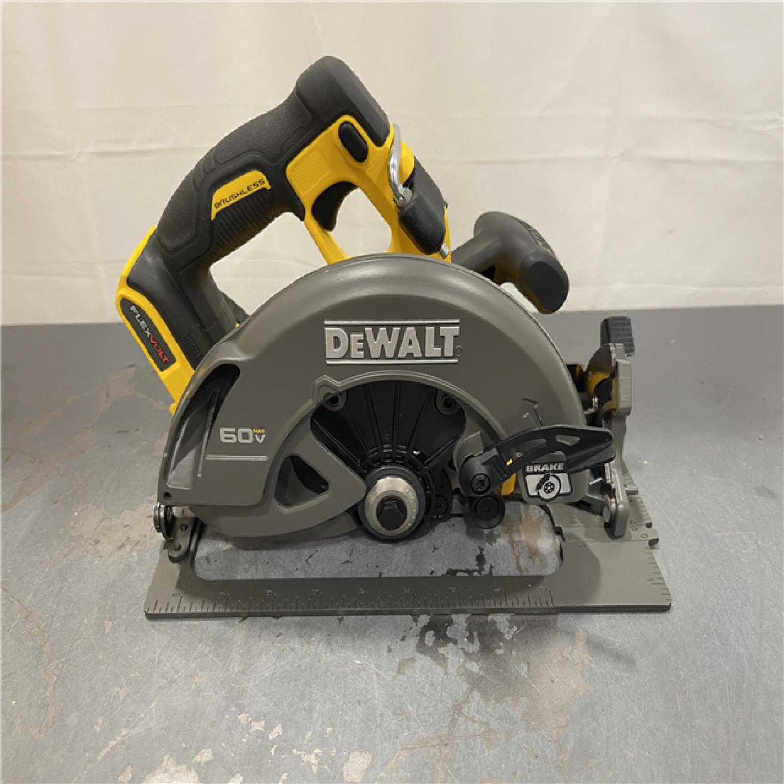 AS-IS - DeWALT Flexvolt Max 7-1/4 60V Brushless Circular Saw