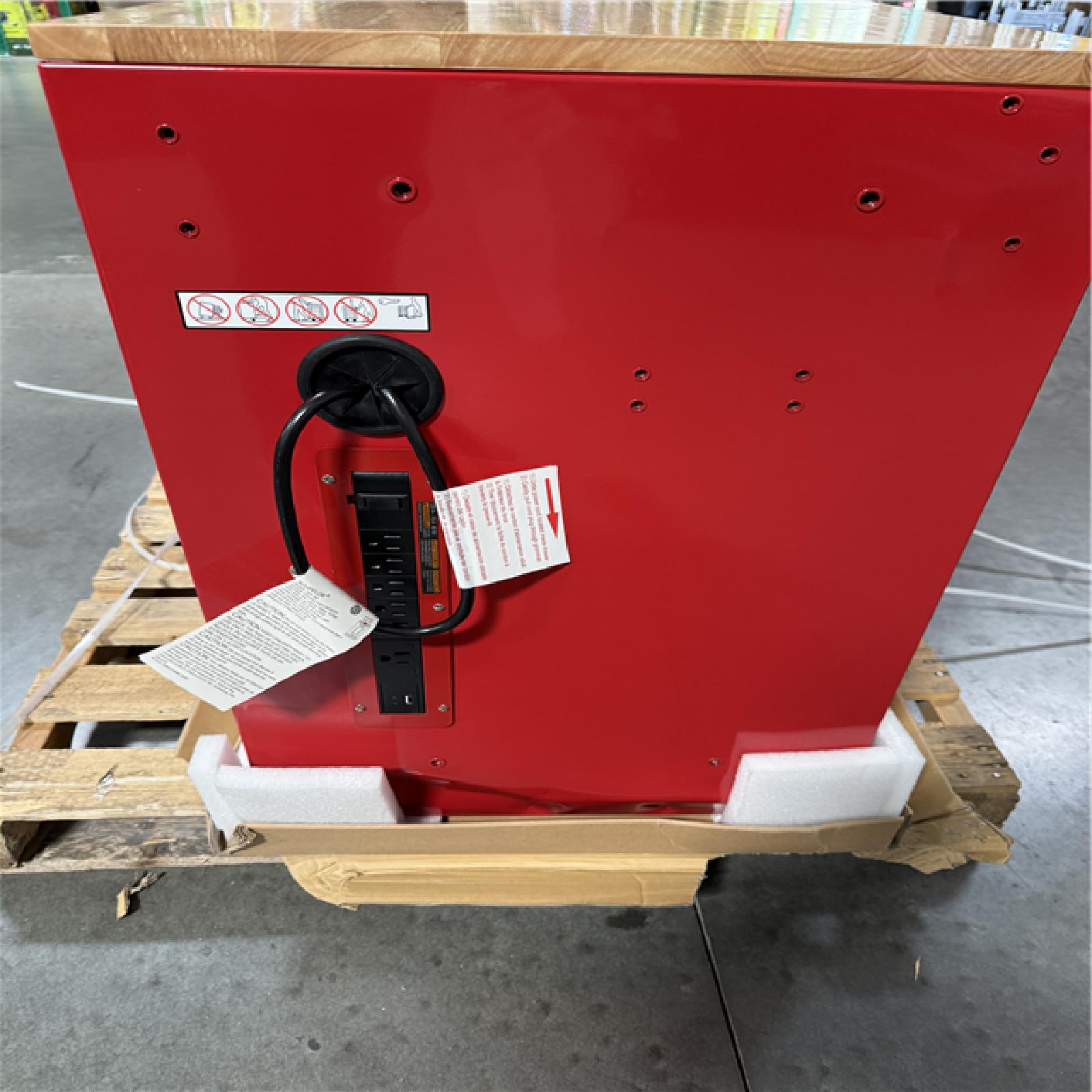 California AS-IS Husky 10-drawer Tool Chest: Appears in Excellent Condition