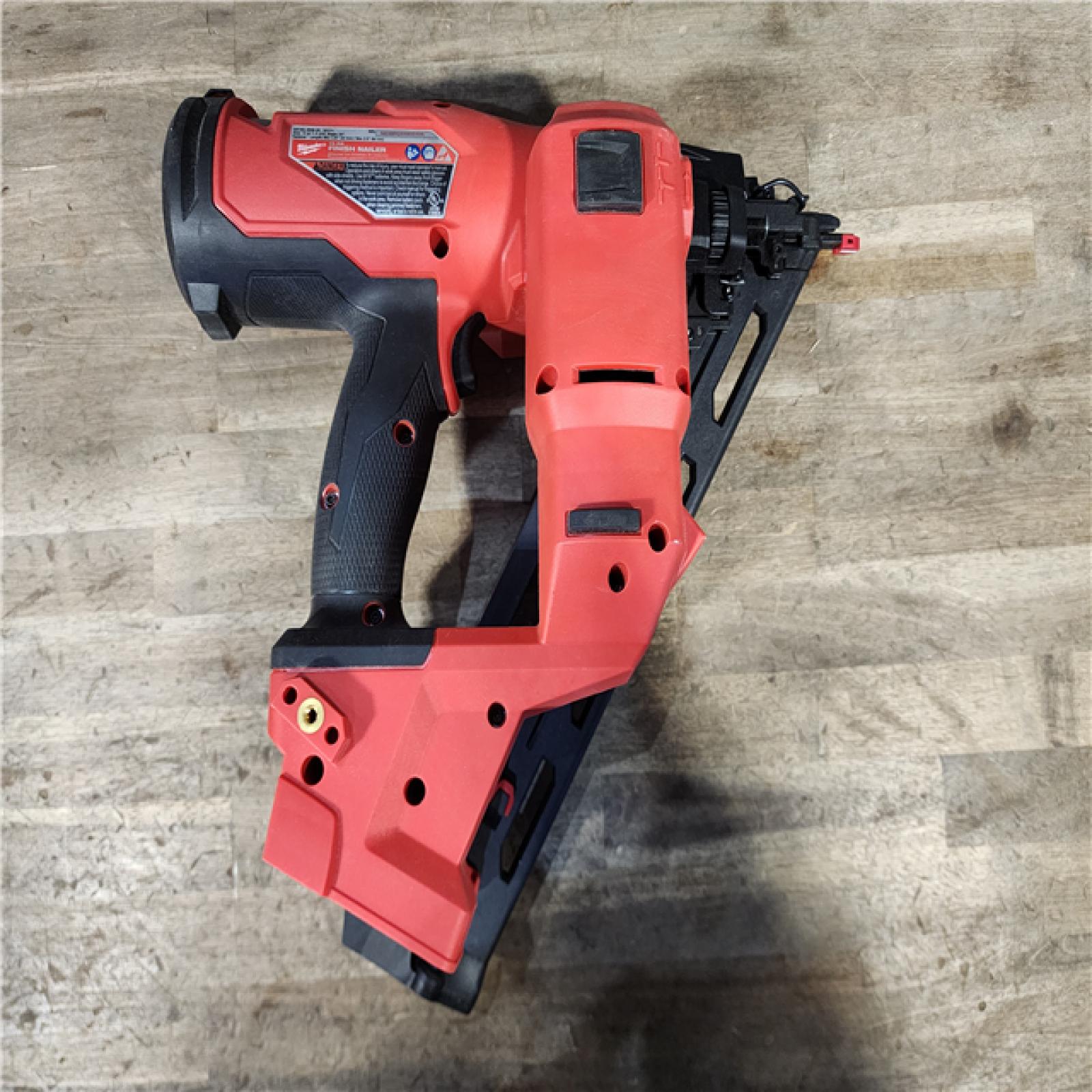 HOUSTON LOCATION - AS-IS Milwaukee 2839-20 M18 FUEL 15 Ga. 18 Volt Brushless Angled Finish Nailer (TOOL ONLY)