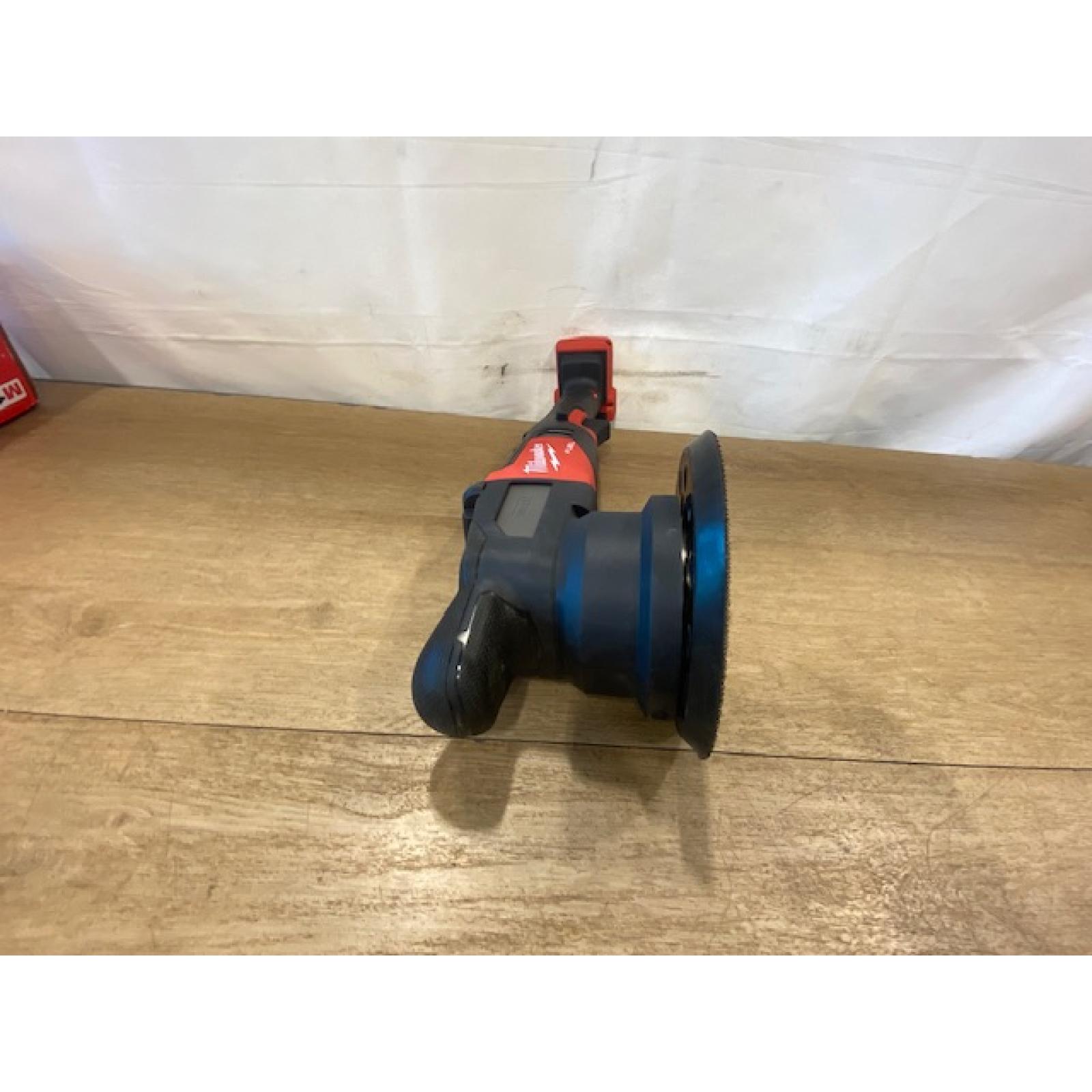 AS-IS Milwaukee FUEL18V Lithium-Ion Brushless Cordless 21MM DA Polisher (Tool-Only)