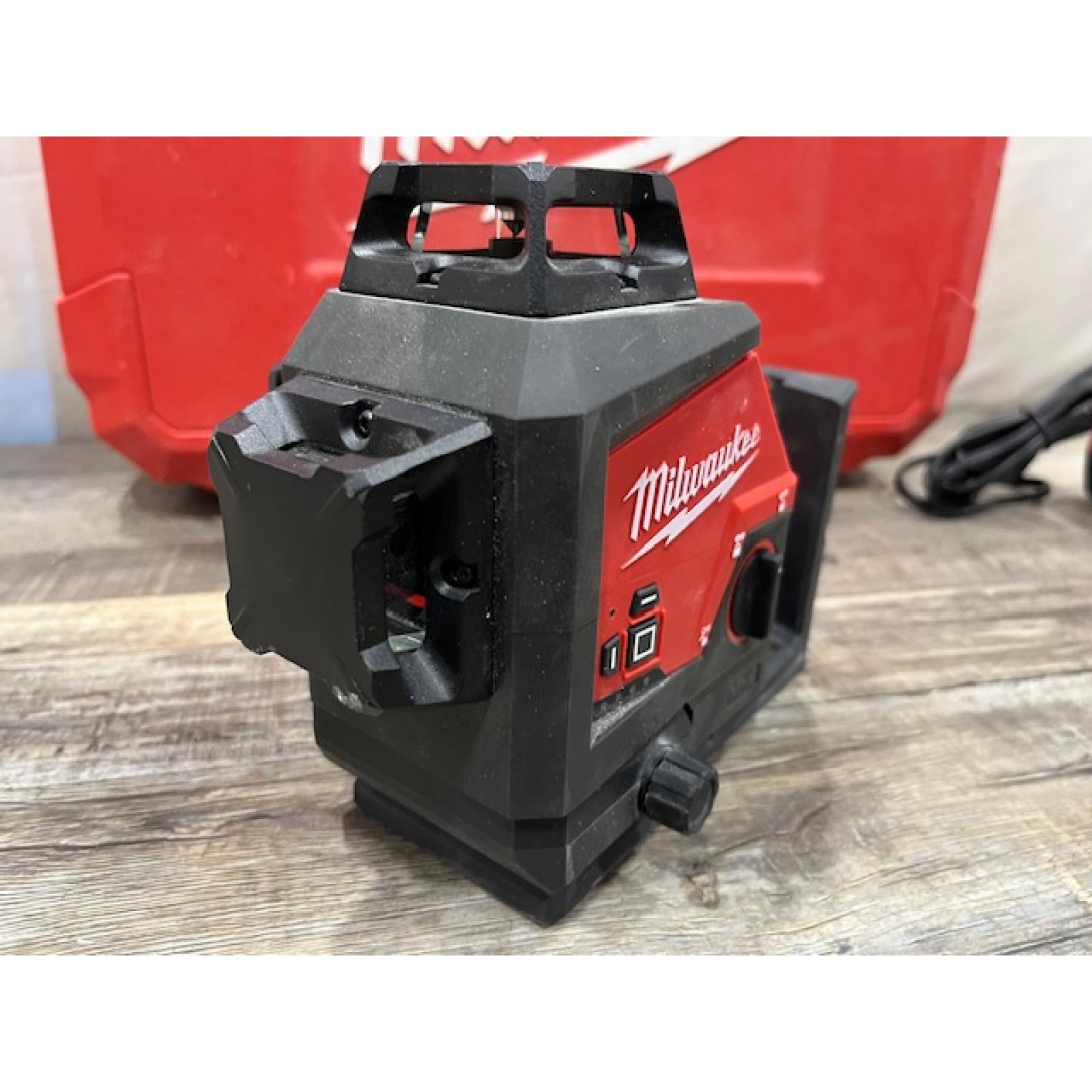 AS-IS Milwaukee 12-Volt Lithium-Ion Cordless Green 250 ft. 3-Plane Laser Level Kit