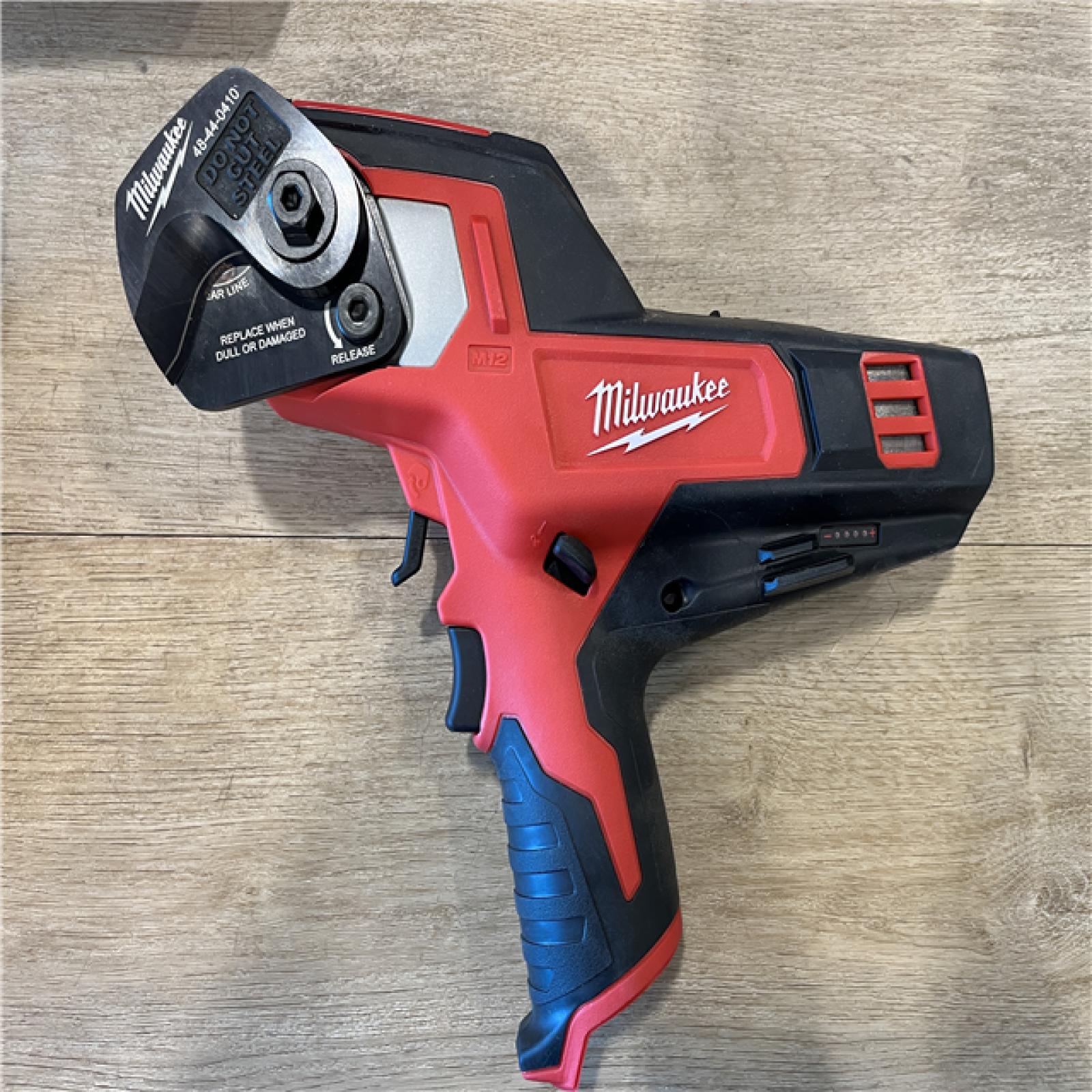 AS-IS Milwaukee M12 600 Mcm Cable Cutter Kit