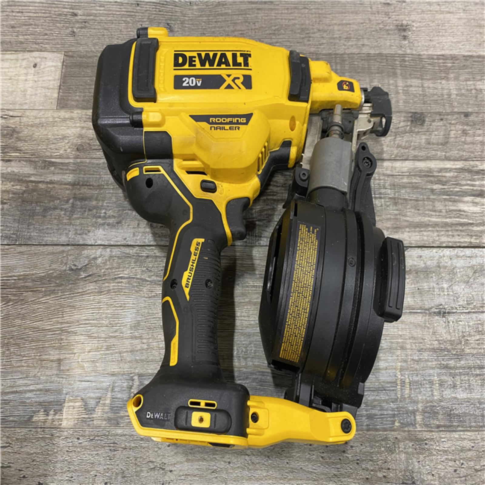 AS-IS DEWALT 20V MAX Lithium-Ion 15-Degree Electric Cordless Roofing Nailer Kit