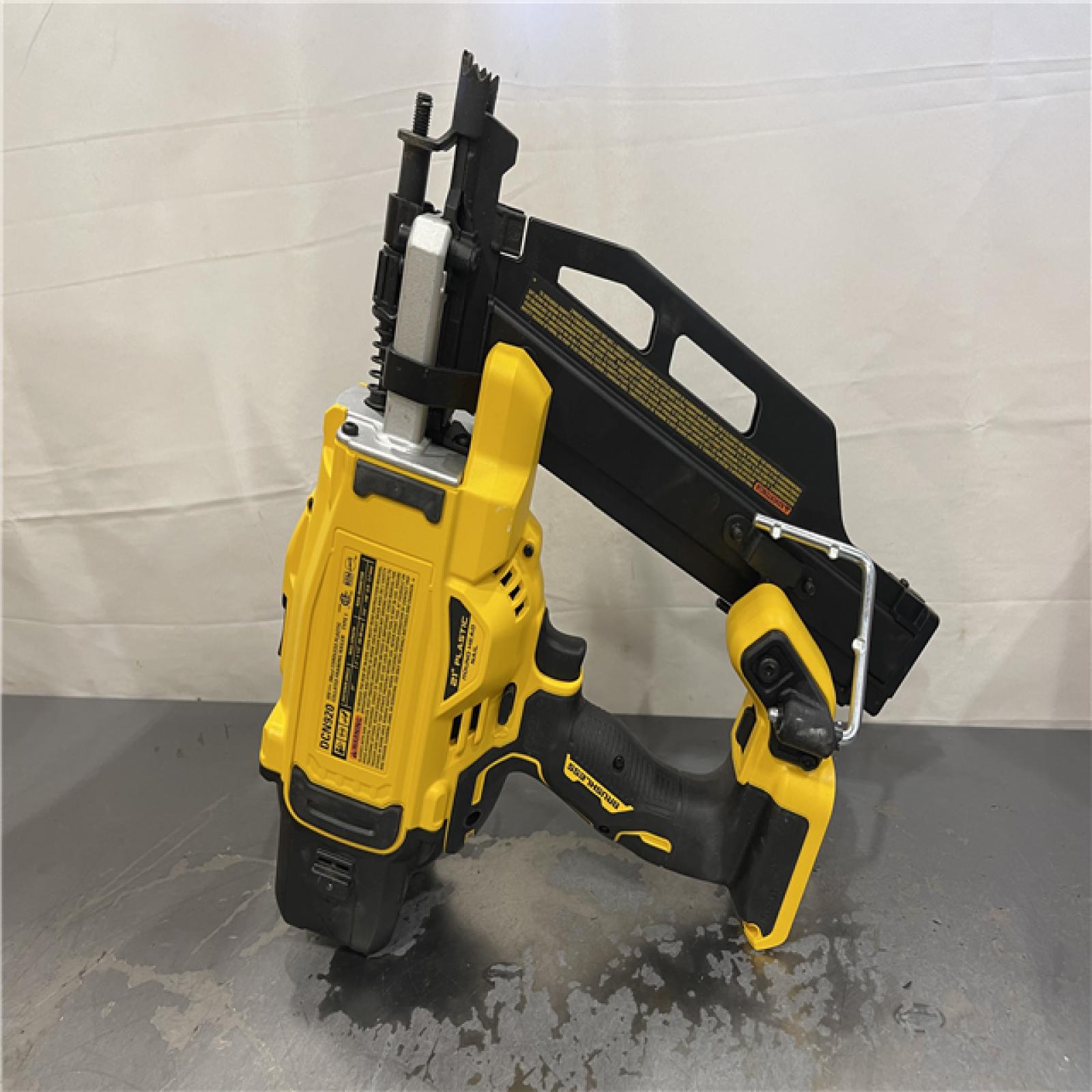 AS-IS - DEWALT 20-Volt 21° Cordless Framing Nailer