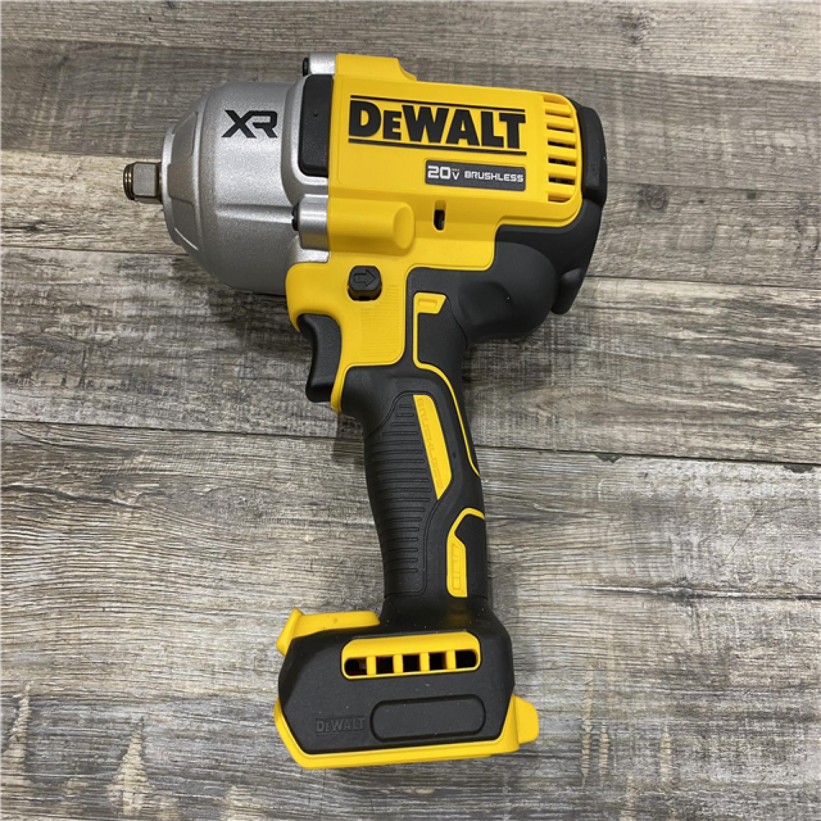 AS-IS DEWALT 20V MAX Lithium-Ion Cordless 1/2 in. Impact Wrench Kit