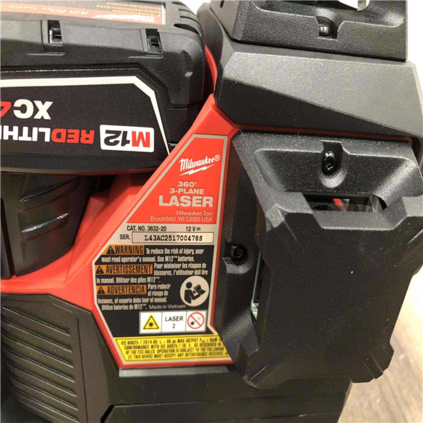 AS-IS Milwaukee 12-Volt Lithium-Ion Cordless Green 250 ft. 3-Plane Laser Level Kit