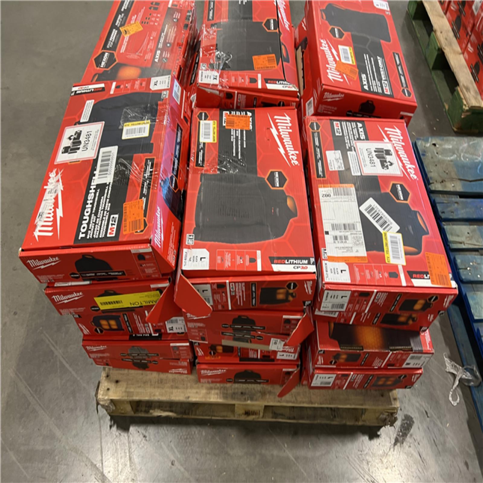 DALLAS LOCATION - AS-IS MILWAUKEE JACKET PALLET (30 COUNT)