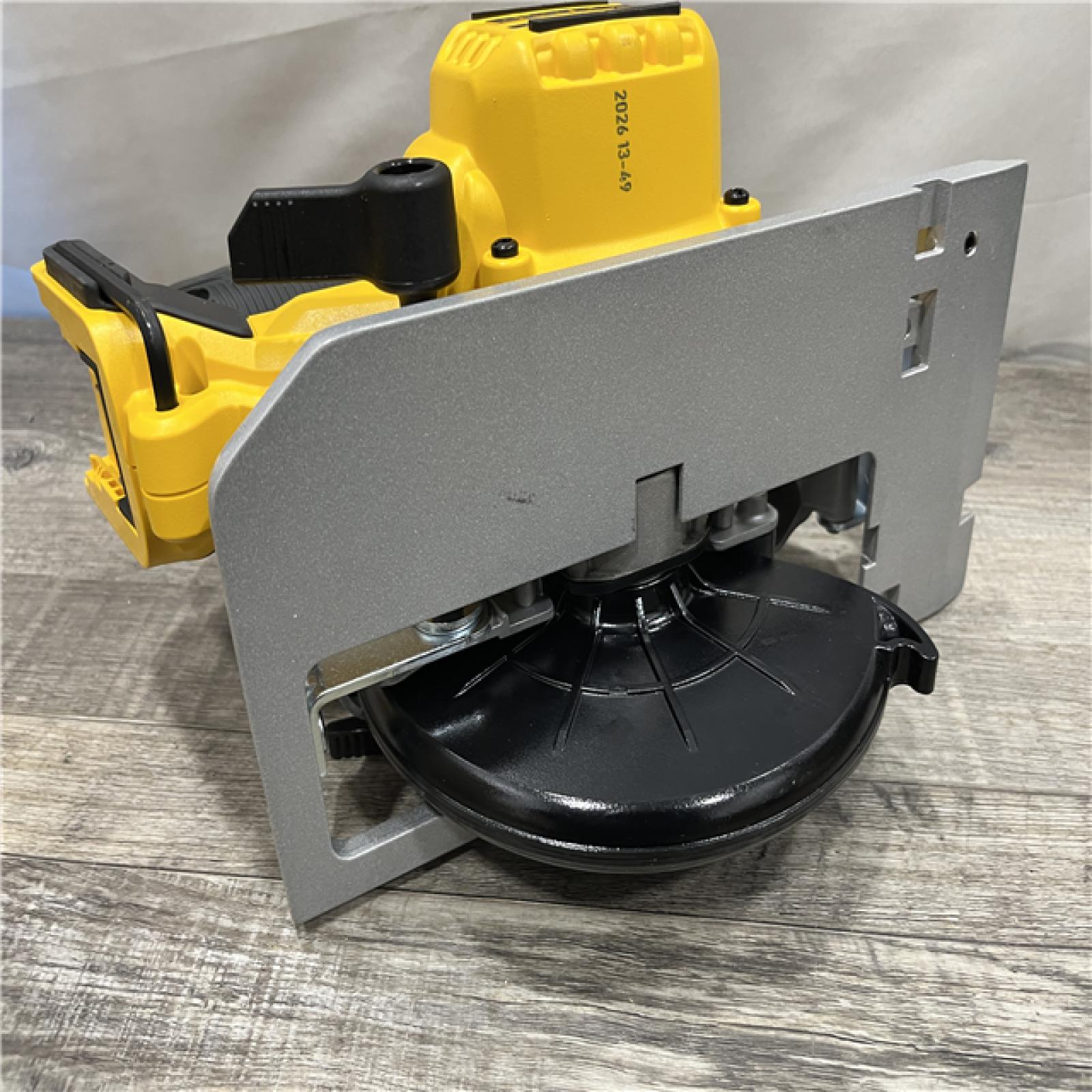 AS-IS DEWALT 20V MAX Cordless Brushless 6-1/2 in. Sidewinder Style Circular Saw (Tool Only)