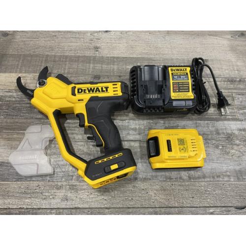 AS-IS DEWALT 20V MAX Cordless Battery Powered Pruner Kit