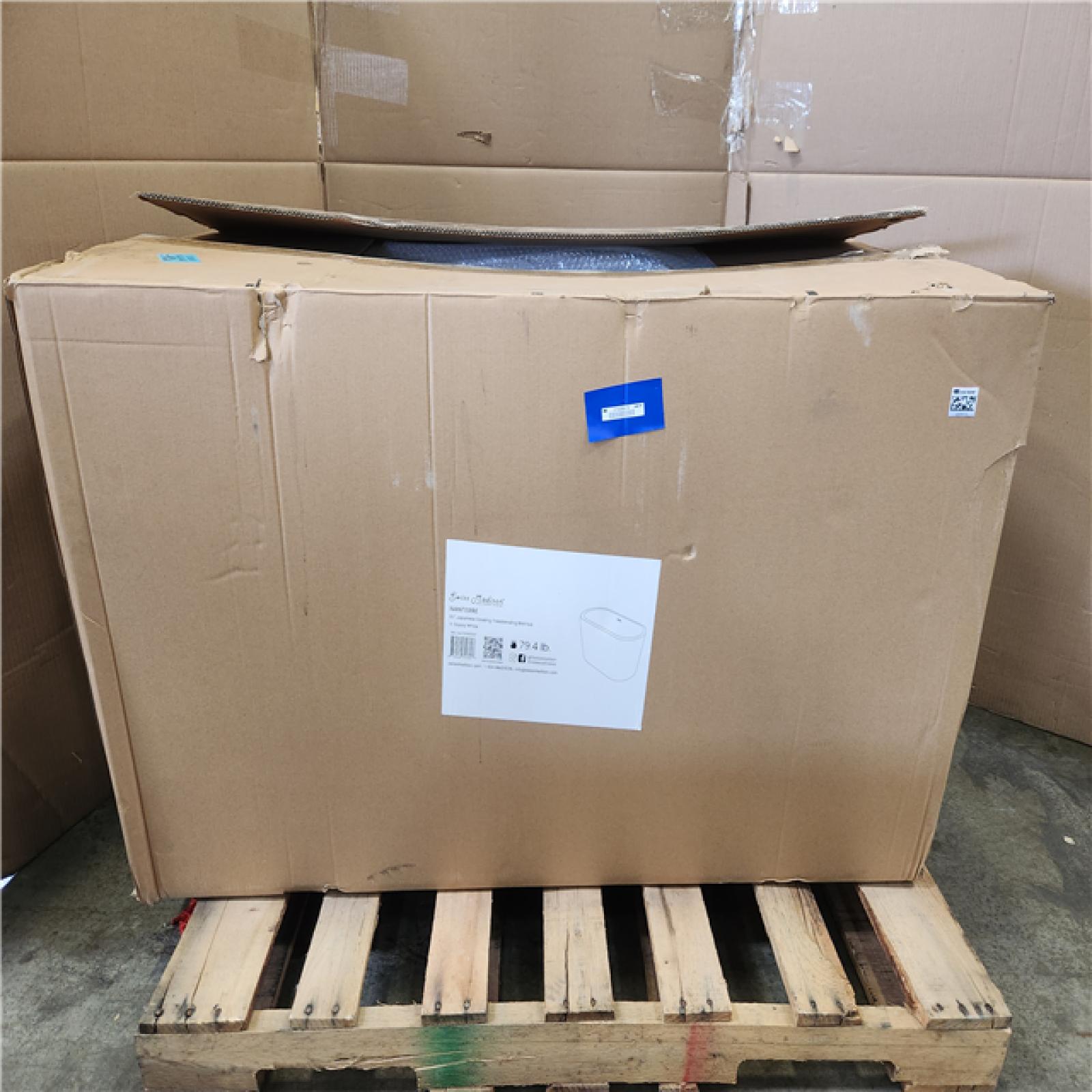 Phoenix NEW Swiss Madison Nanterre 51 in. x 26 in. Japanese Soaking Freestanding Bathtub in Glossy White