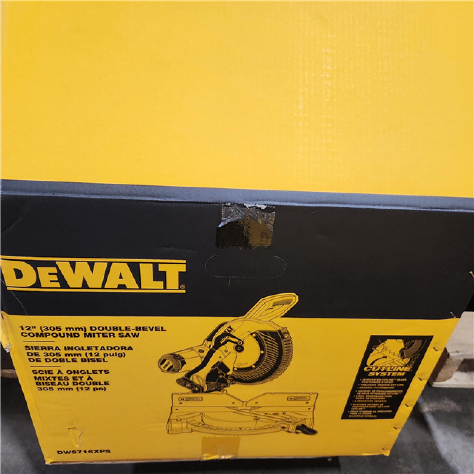 Like New- Dewalt 15 Amp Corded 12 in. Double-Bevel Compound Miter Saw