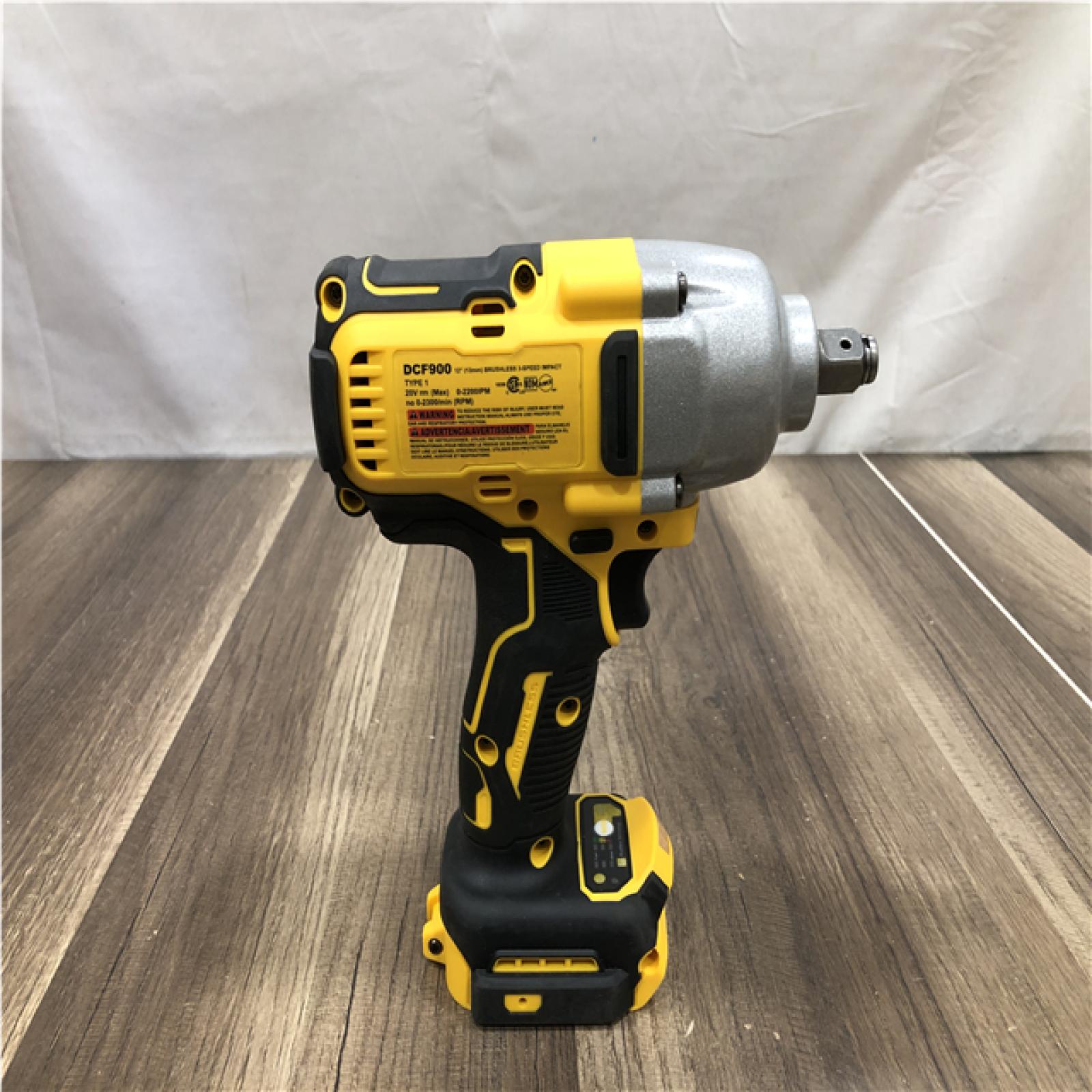 AS-IS DEWALT 20V MAX Lithium-Ion Cordless 1/2 in. Impact Wrench Kit
