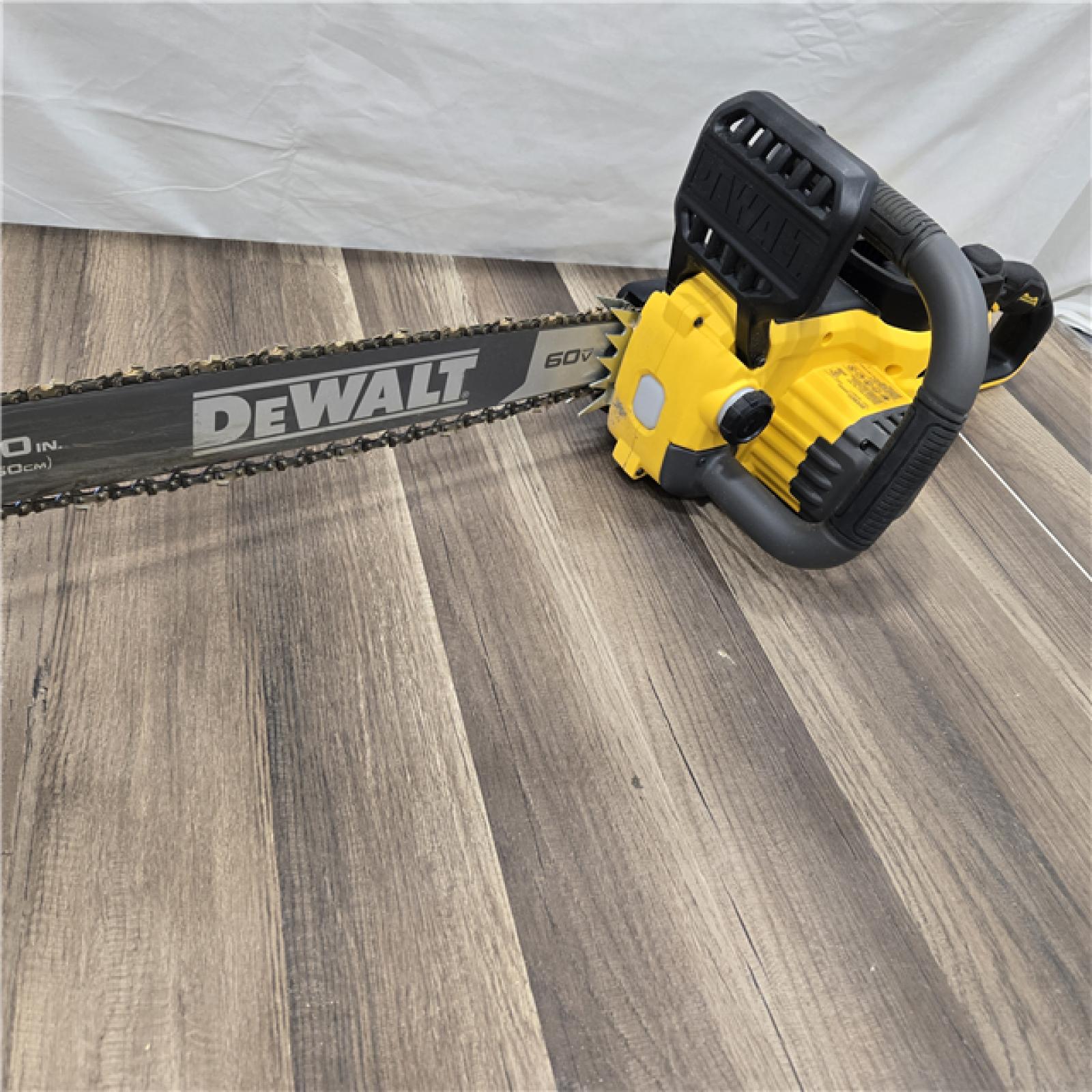 AS-IS DEWALT FLEXVOLT 60V MAX 20 in. Brushless Cordless Battery Powered Chainsaw and Carry Case (Tool and Case Only)