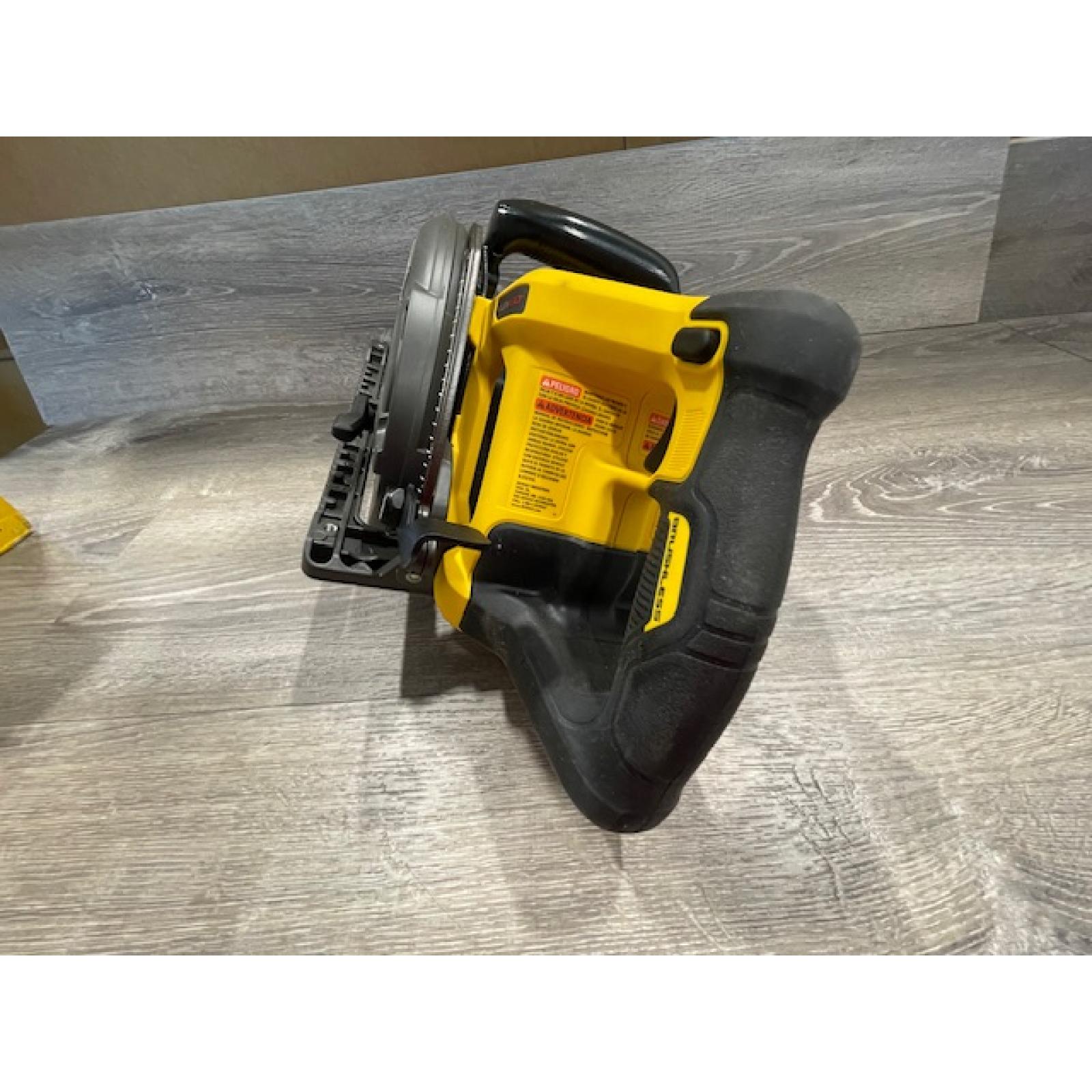 AS-IS DEWALT FLEXVOLT 60V MAX Cordless Brushless 7-1/4 in. Wormdrive Style Circular Saw (Tool Only)