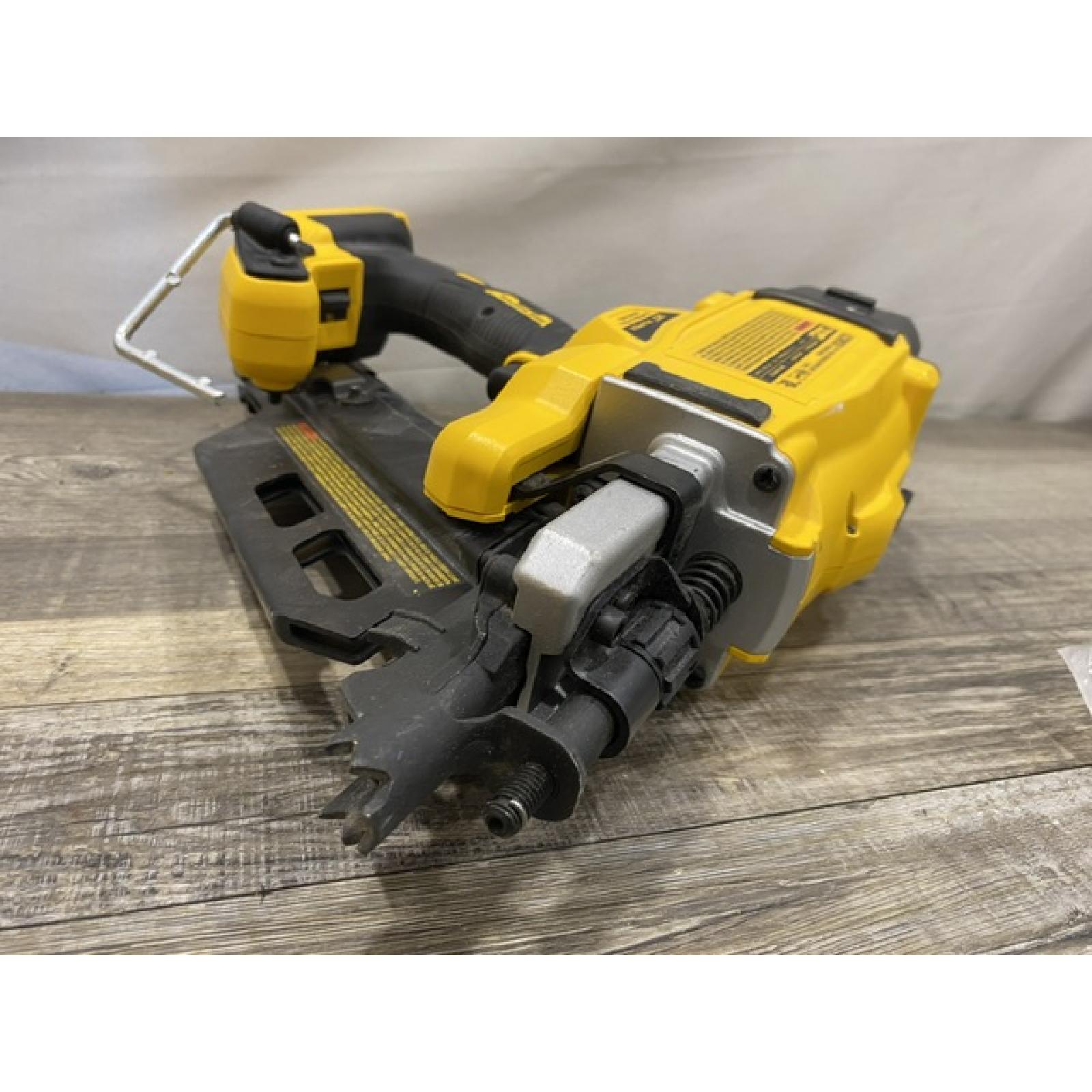 AS-IS DEWALT 20V 30 Degree Cordless Framing Nailer (Tool-Only)