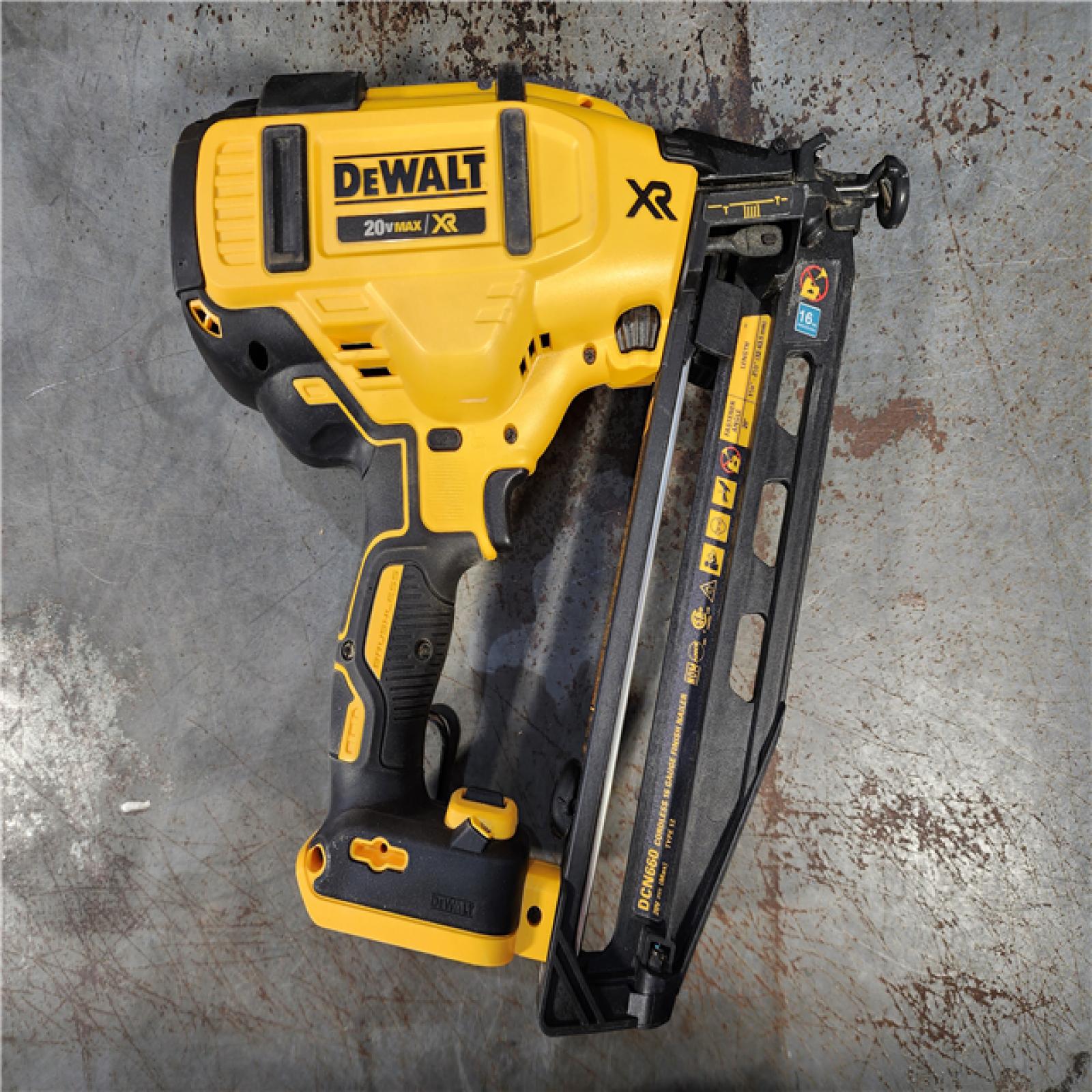 HOUSTON LOCATION - AS-IS DeWalt DCN660D1 20V 16 Gauge Cordless Angled Finish Nailer Kit W/ 2Ah Battery