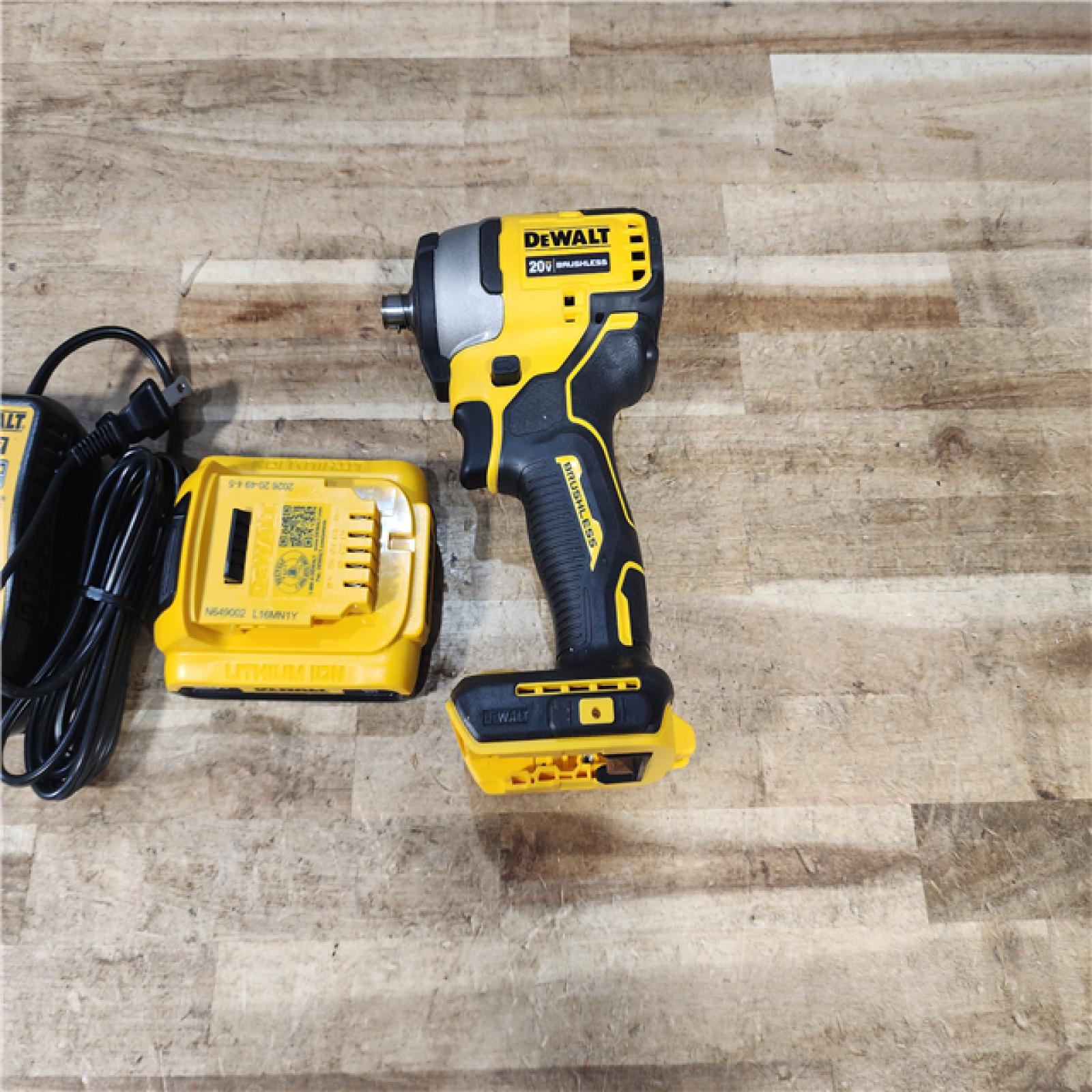 HOUSTON LOCATION - AS - IS DEWALT Atomic 20V Max Lithium-Ion Brushless Cordless Compact 1/4 in. Impact Driver Kit