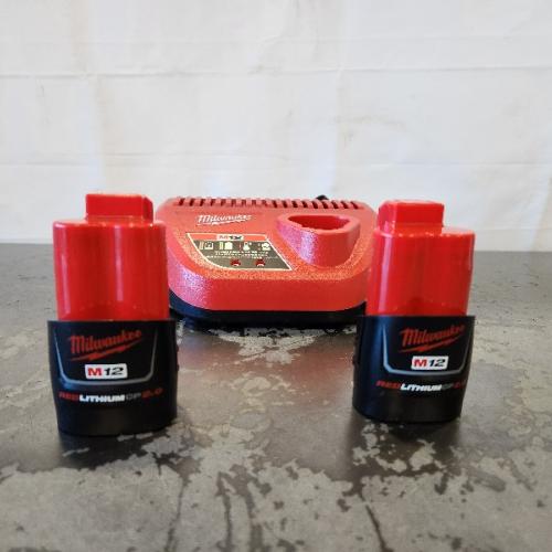 AS-IS- Milwaukee M12 12V Lithium-Ion Compact 2.0 Ah Battery Pack (2-Pack) Starter Kit with Charger