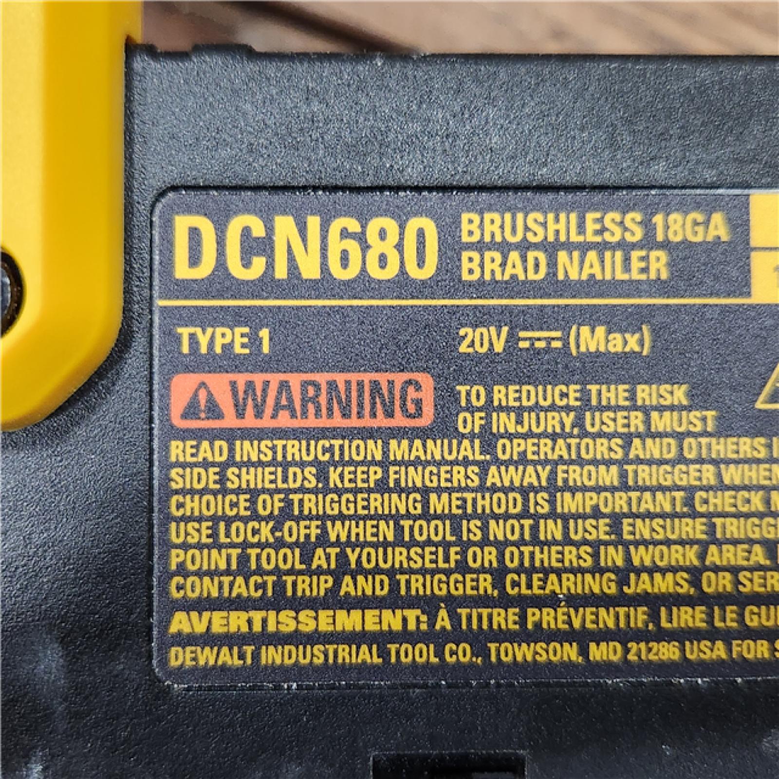 ASIS DEWALT 20V MAX XR 18 Gauge Brad Nailer Kit