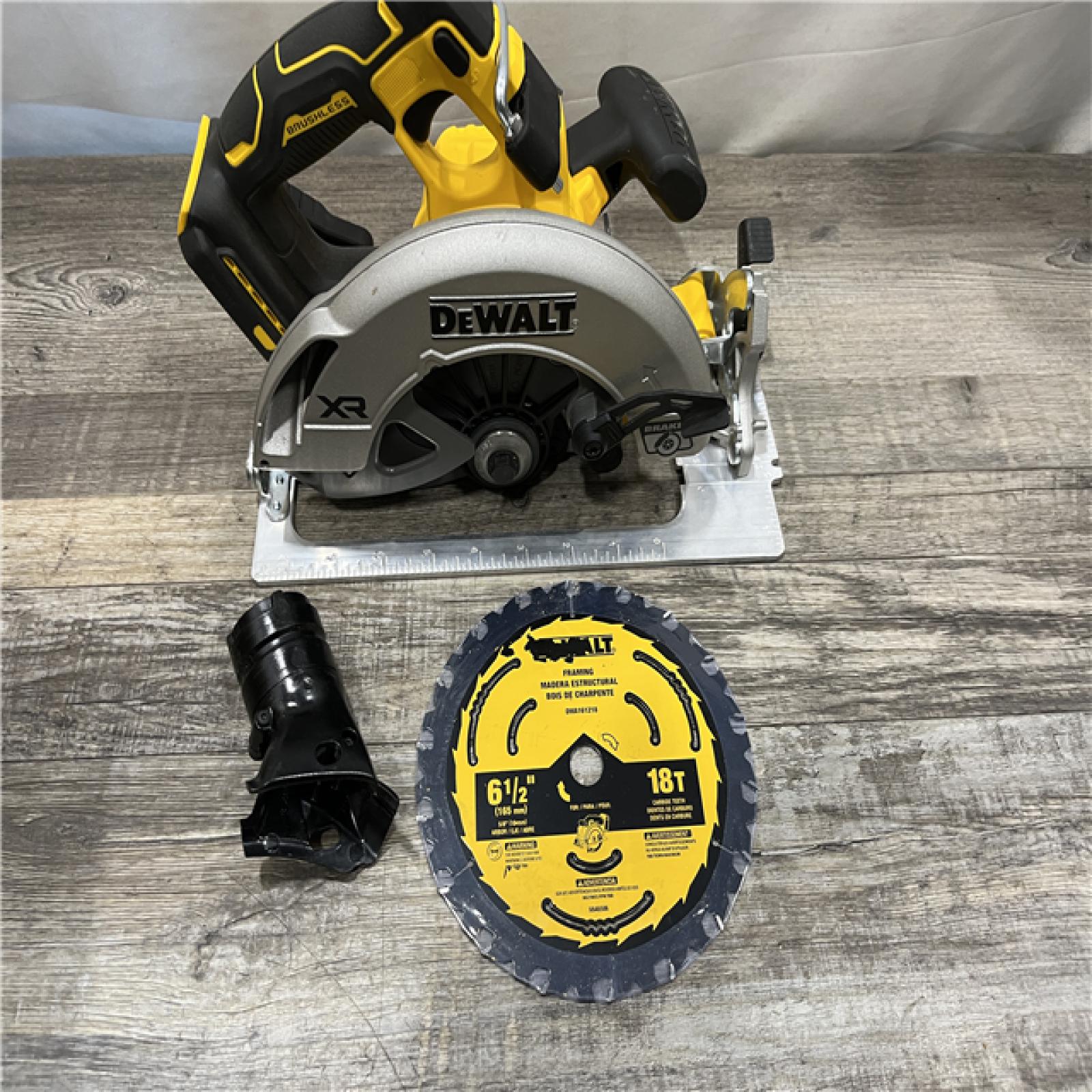 AS-IS DEWALT 20-Volt MAX 7-1/4 in. Cordless Circular Saw (Tool Only)