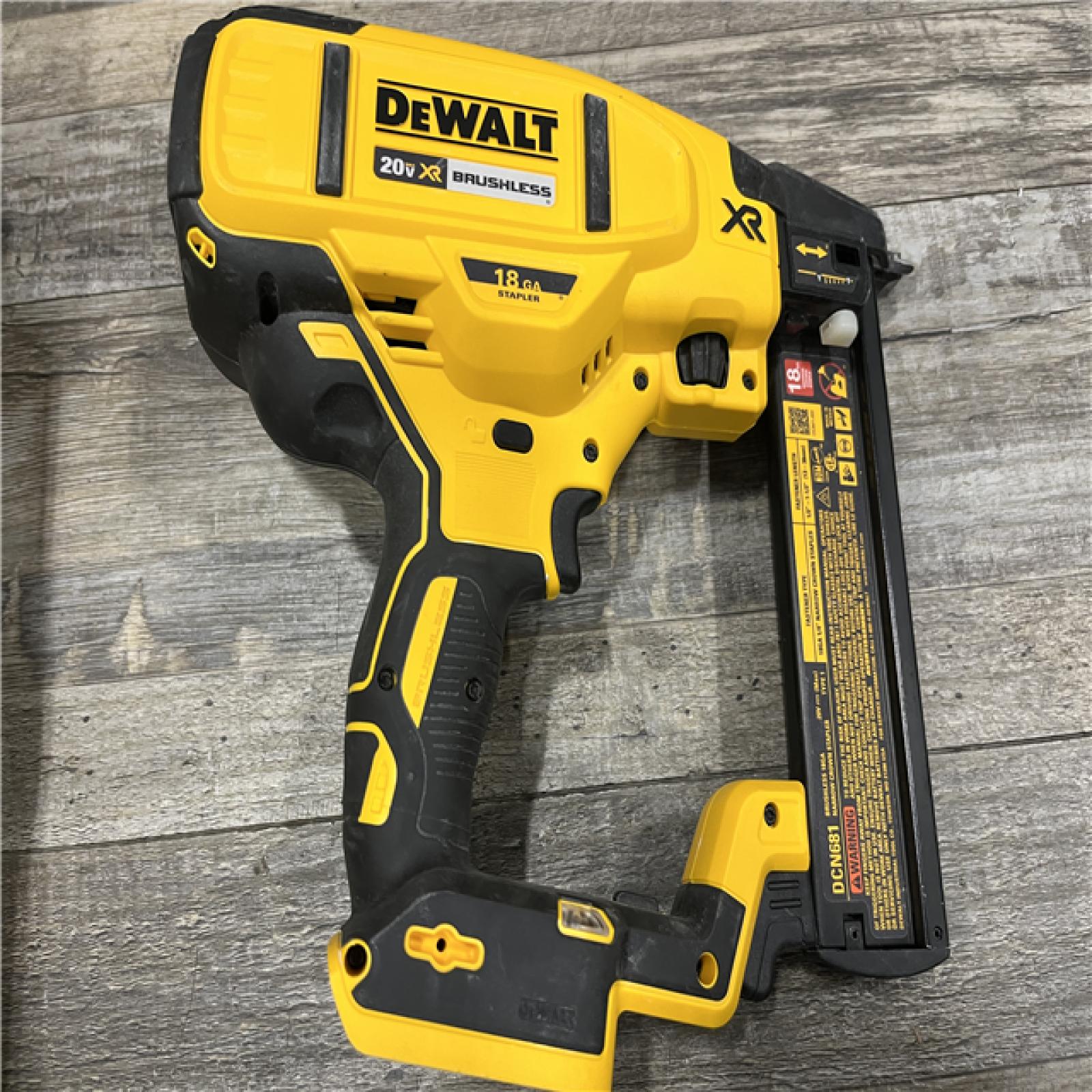 AS-IS DEWALT 20V MAX XR Lithium-Ion Cordless 18-Gauge Narrow Crown Stapler Kit
