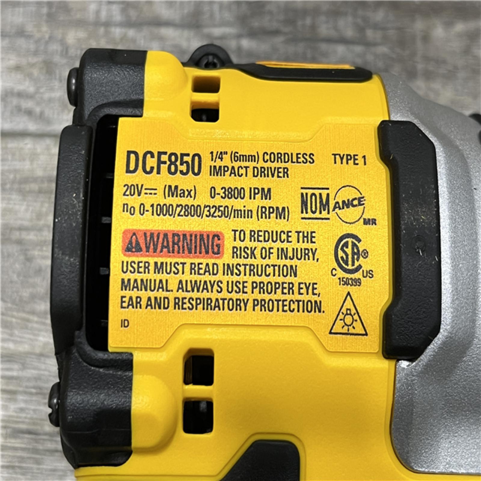 AS-IS DEWALT ATOMIC 20V MAX Lithium-Ion Cordless 1/4 in. Brushless Impact Driver Kit