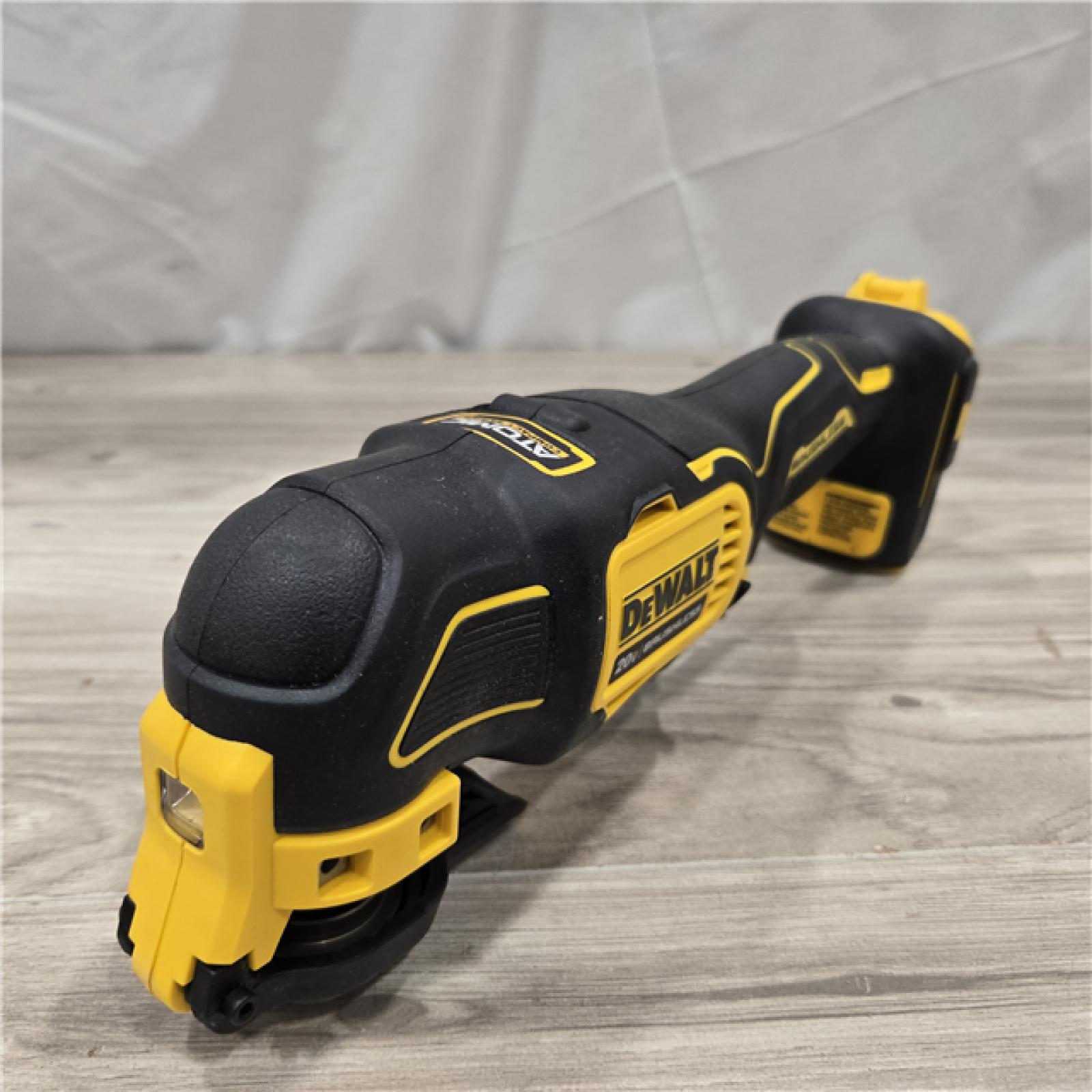 AS-IS DEWALT ATOMIC 20V MAX Cordless Oscillating Multi Tool (Tool Only)
