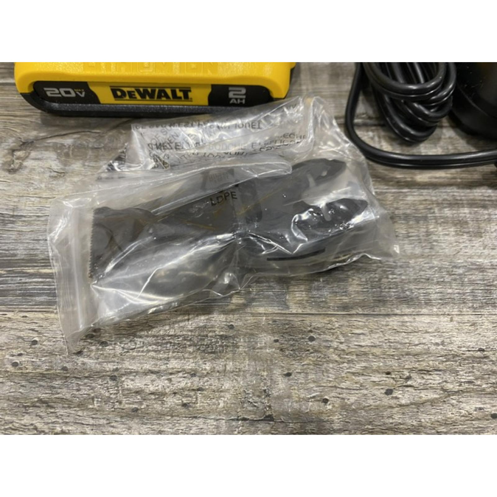 AS-IS DEWALT ATOMIC 20V MAX Cordless Brushless Oscillating Multi Tool Kit