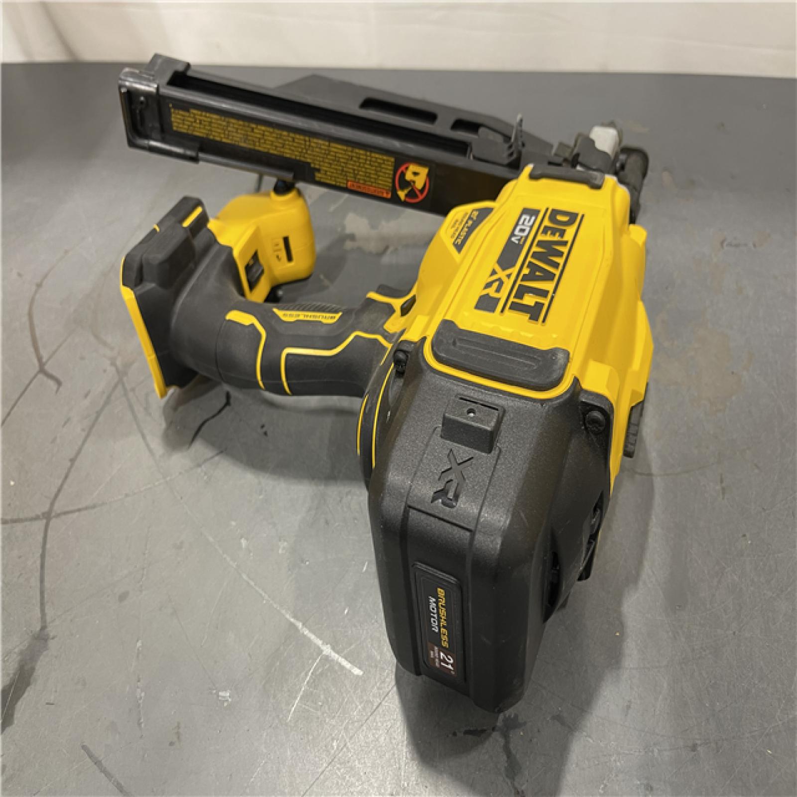 AS-IS - DEWALT 20-Volt 21° Cordless Framing Nailer