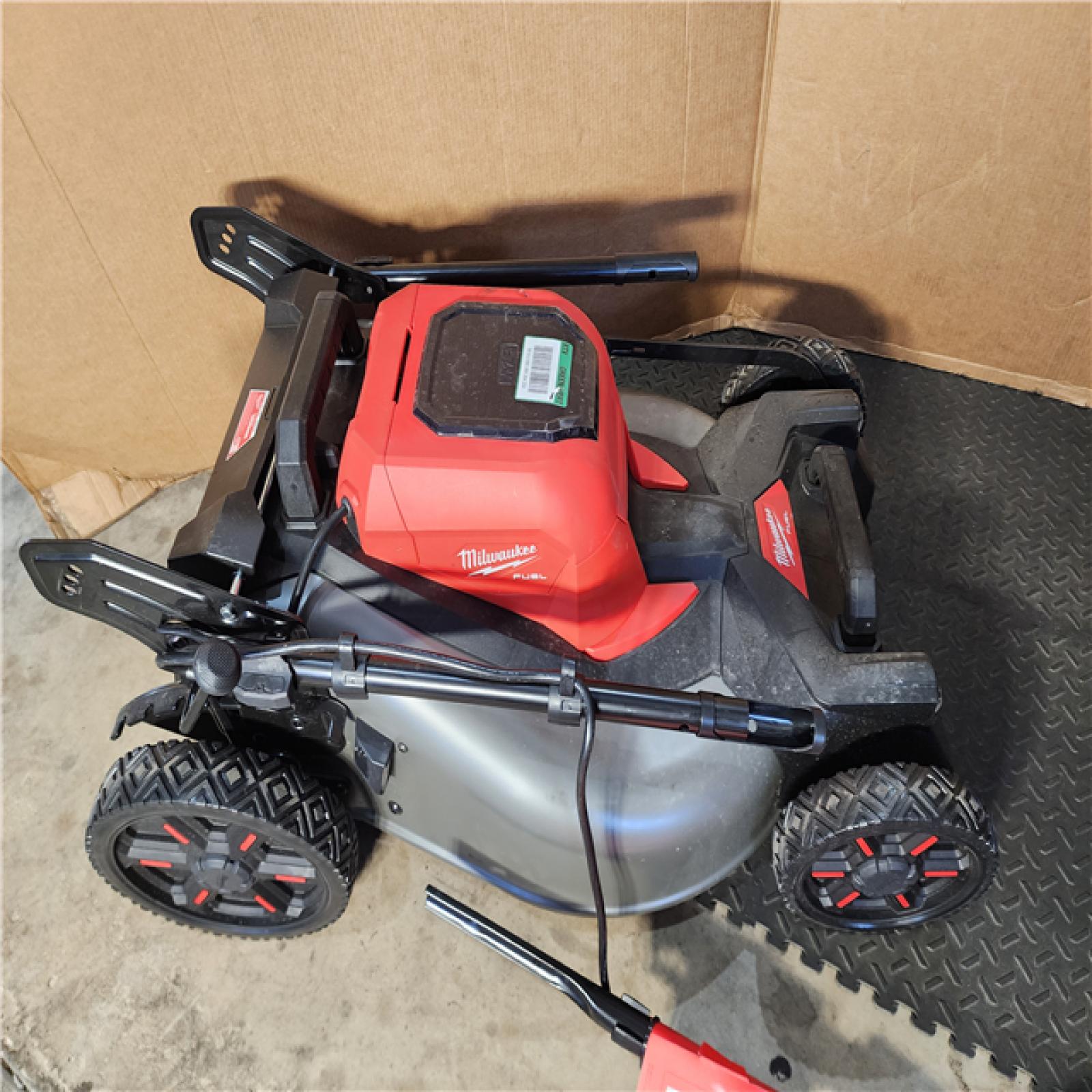 HOUSTON LOCATION - AS-IS Milwaukee M18 FUEL 2823-20 21 in. 18 V Battery Self-Propelled Lawn Mower (TOOL ONLY)