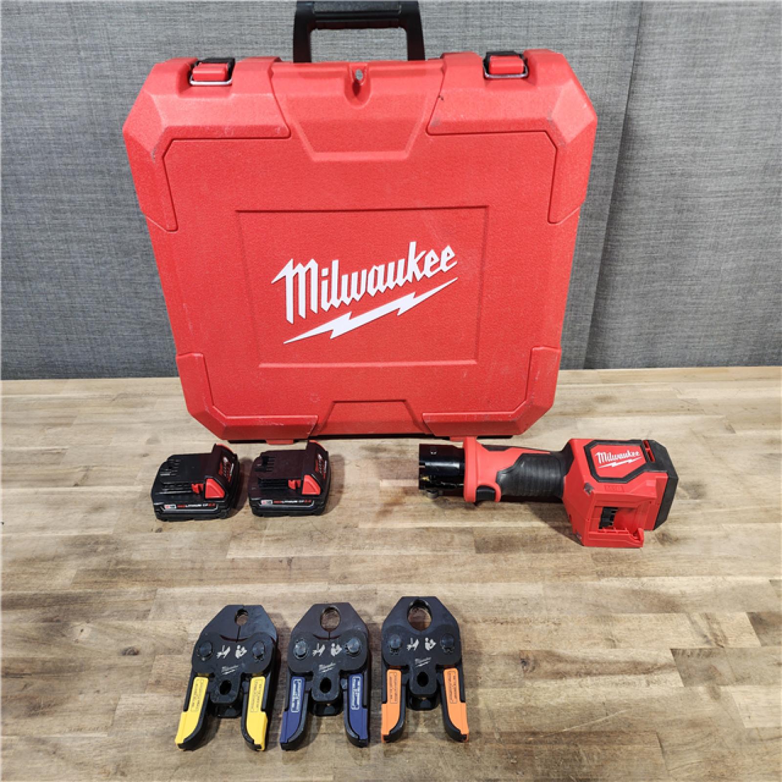 HOUSTON LOCATION - AS-IS Milwaukee-2674-22P M18 Short Throw Press Tool Kit W/ Viega PureFlow Jaws