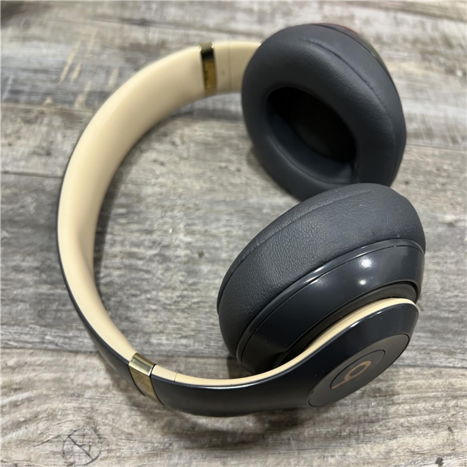 AS-IS Beats Studio3 Wireless Headphones - Shadow grey