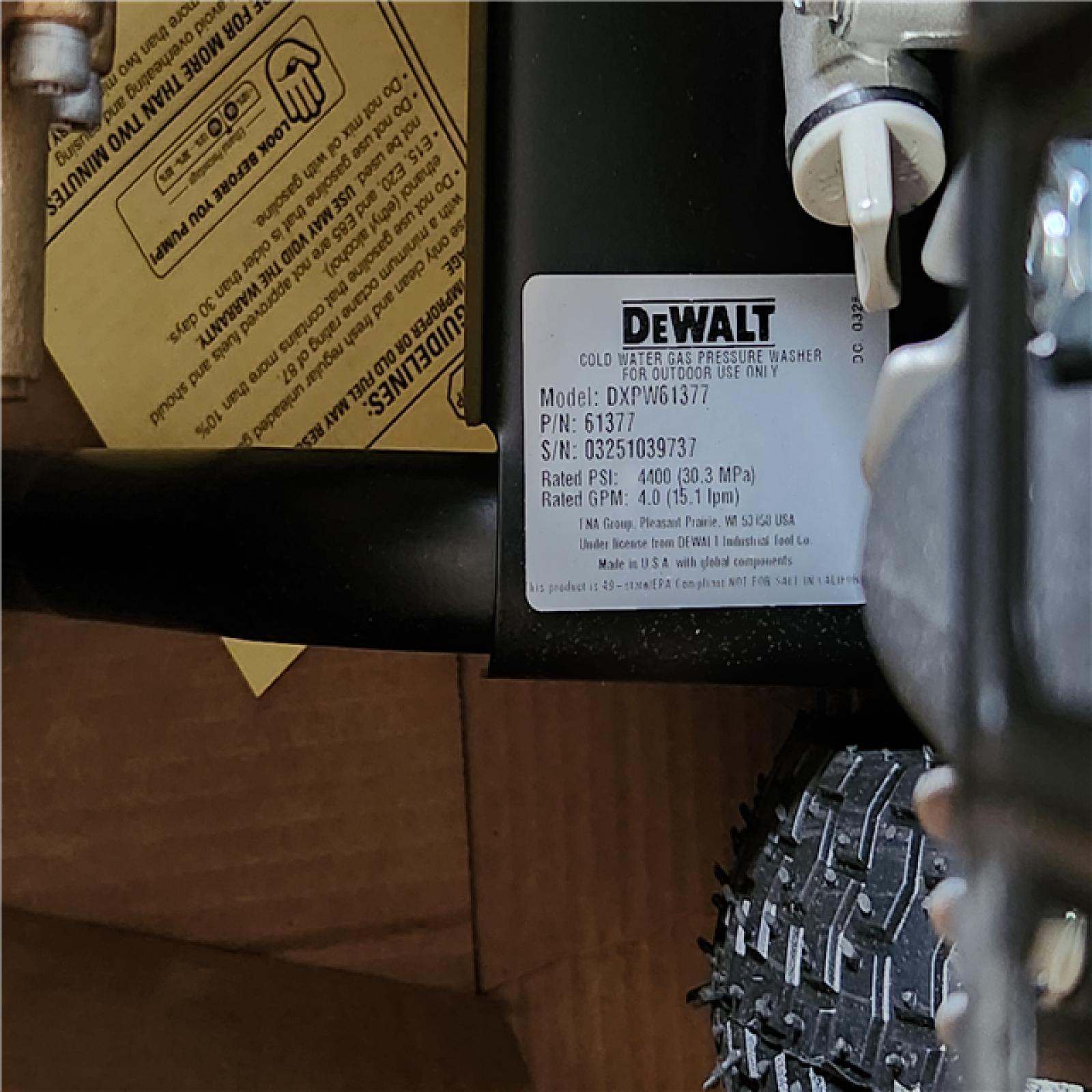 Phoenix NEW DEWALT 4400 PSI 4.0 GPM Cold Water Gas Pressure Washer