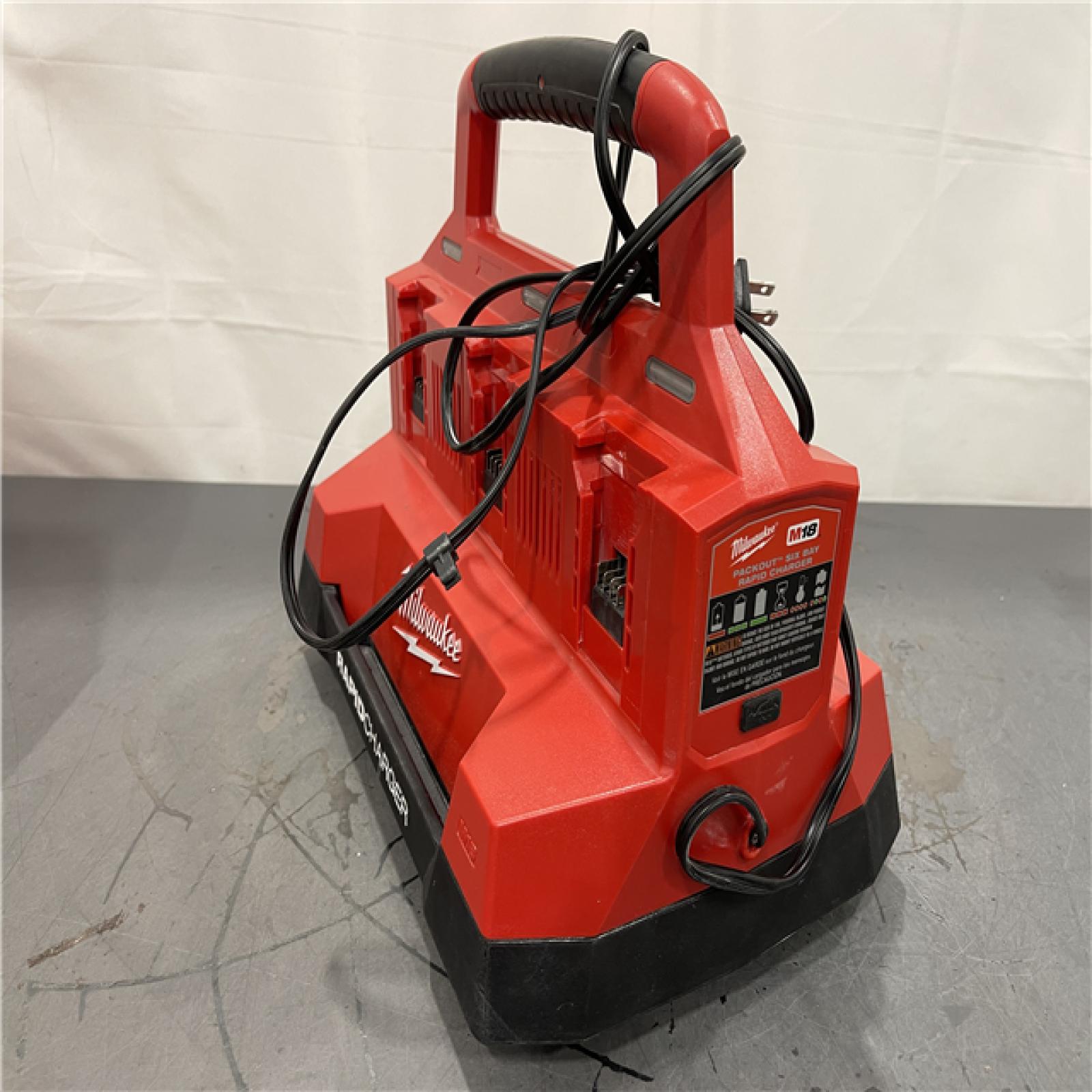 AS-IS - Milwaukee M18 18V Lithium-Ion PACKOUT 6-Port Rapid Charger