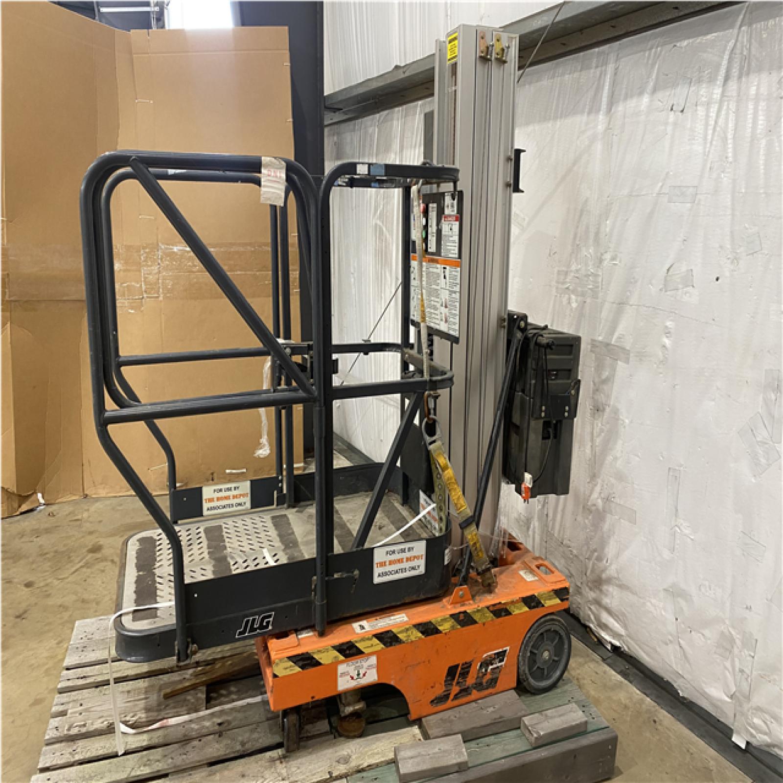 Houston Location - AS-IS Outdoor Power Equipment JLG INDUSTRIES VERTICAL LIFT