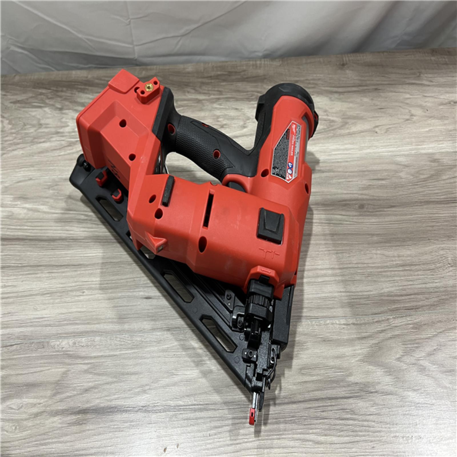 AS-IS Milwaukee FUEL 18-Volt Lithium-Ion Brushless Cordless Gen II 15-Gauge Angled Finish Nailer (Tool-Only)