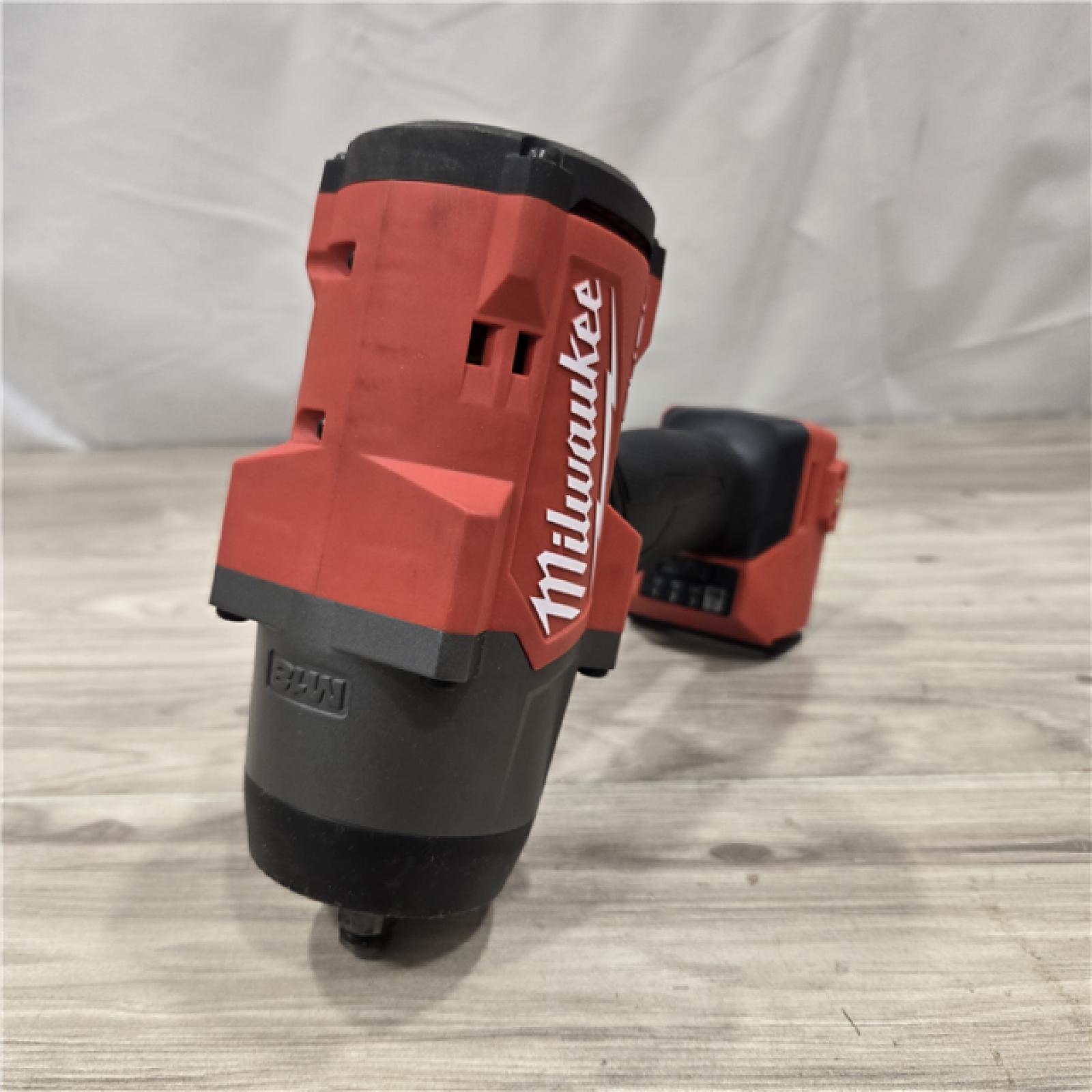 AS-IS Milwaukee M18 1/2 in. Cordless High Torque Impact Wrench Kit