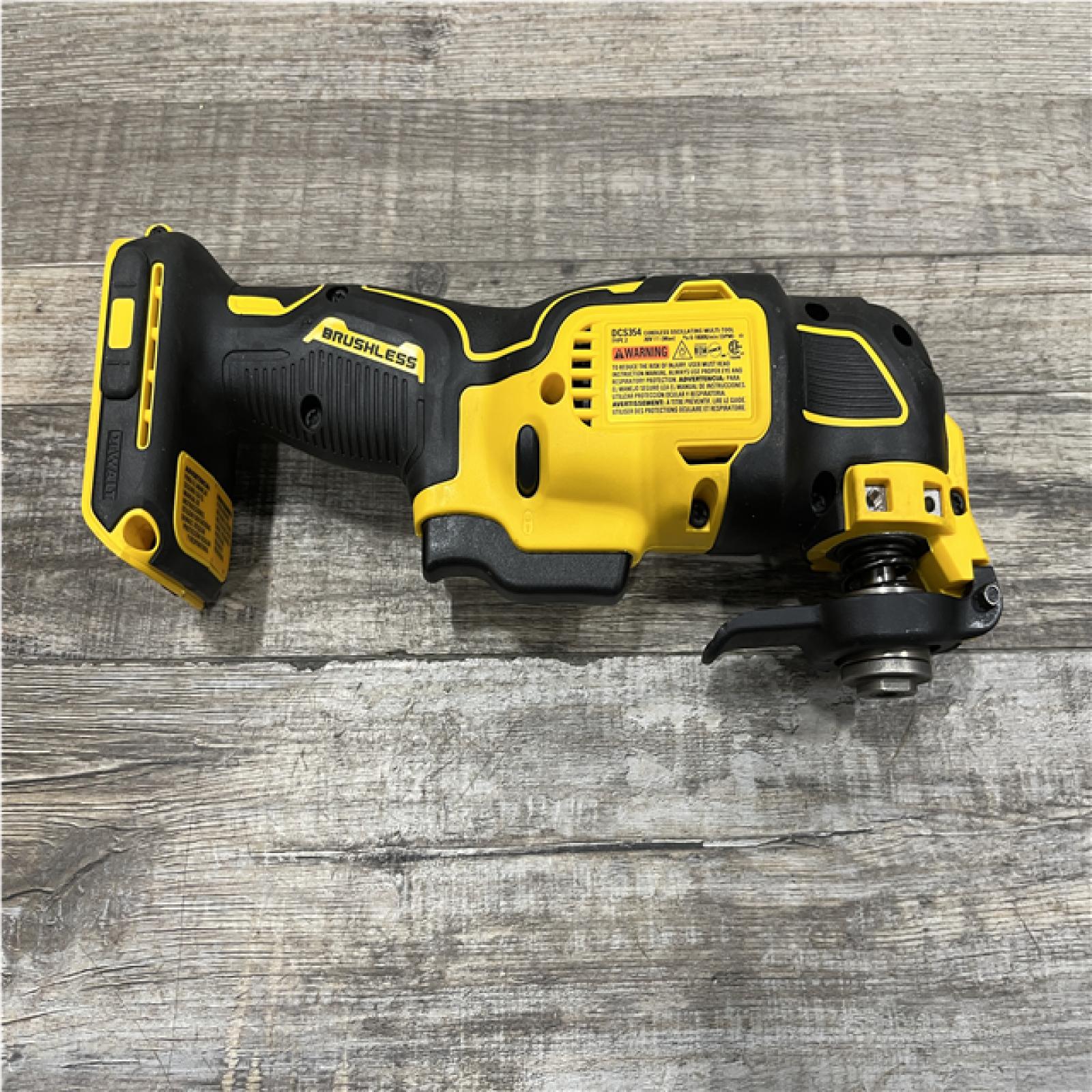 AS-IS DEWALT ATOMIC 20V MAX Cordless Brushless Oscillating Multi Tool Kit