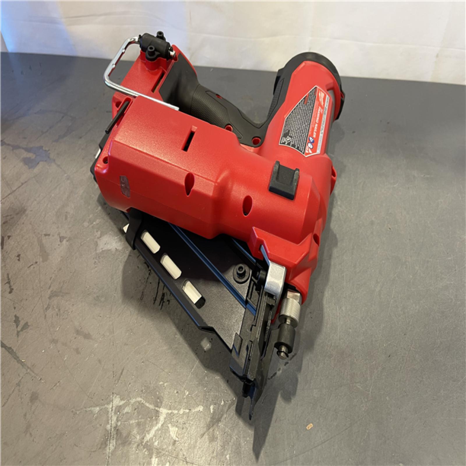 AS-IS - Milwaukee M18 FUEL 3-1/2 in. 18-Volt 30-Degree Lithium-Ion Brushless Cordless Framing Nailer