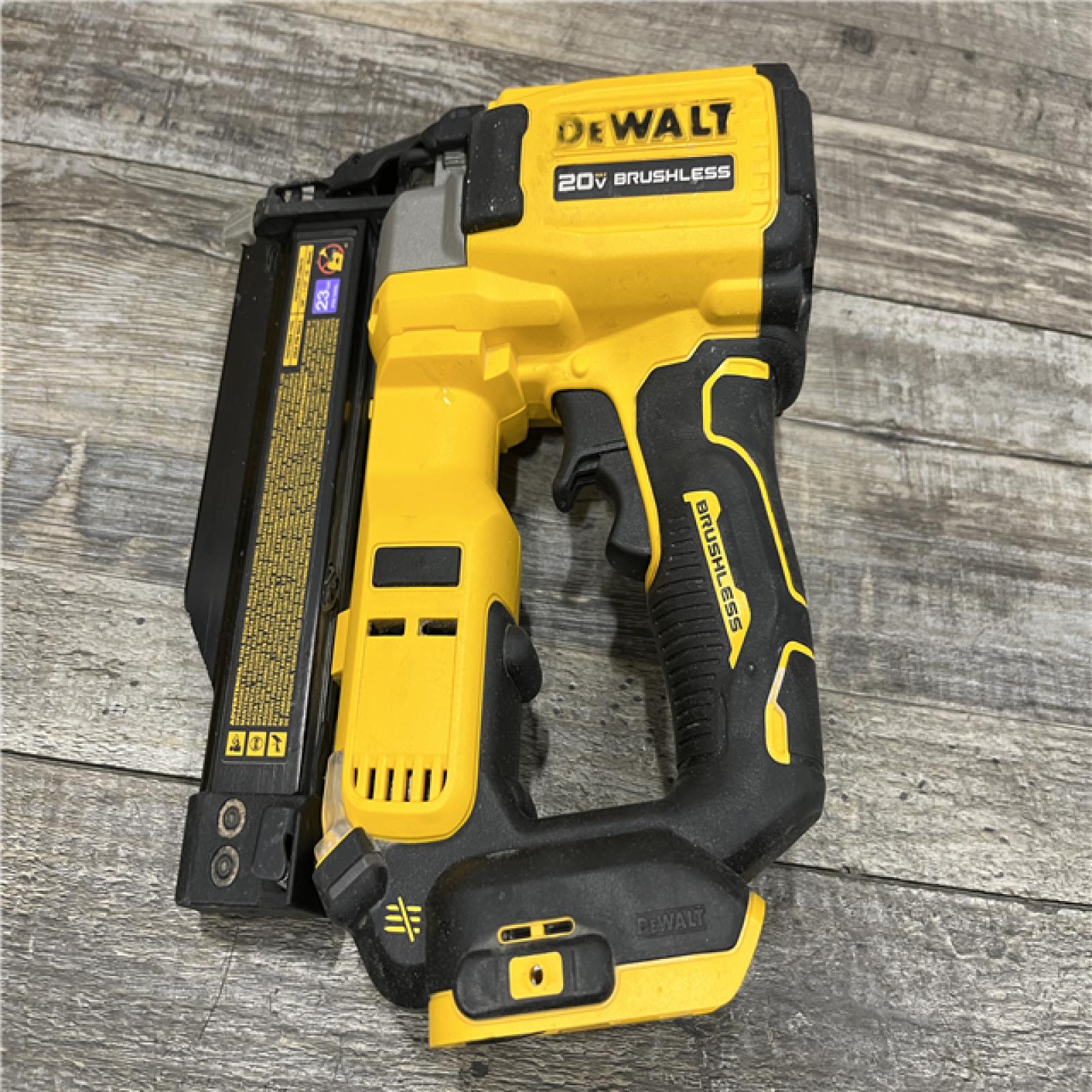 AS-IS DEWALT ATOMIC 20V MAX Lithium Ion Cordless 23 Gauge Pin Nailer Kit