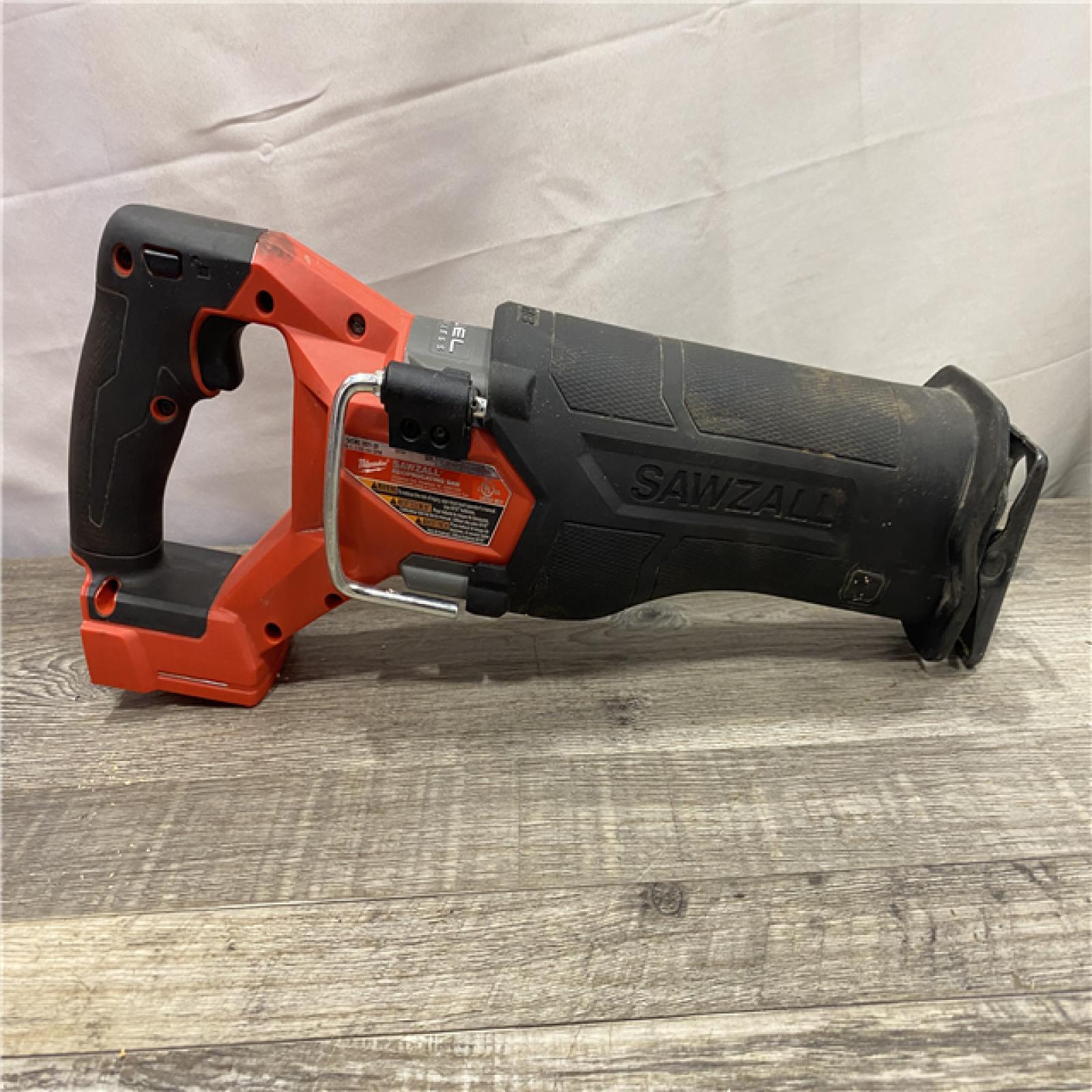 AS-IS Milwaukee FUEL 18V Lithium-Ion Brushless Cordless SAWZALL Reciprocating Saw Kit