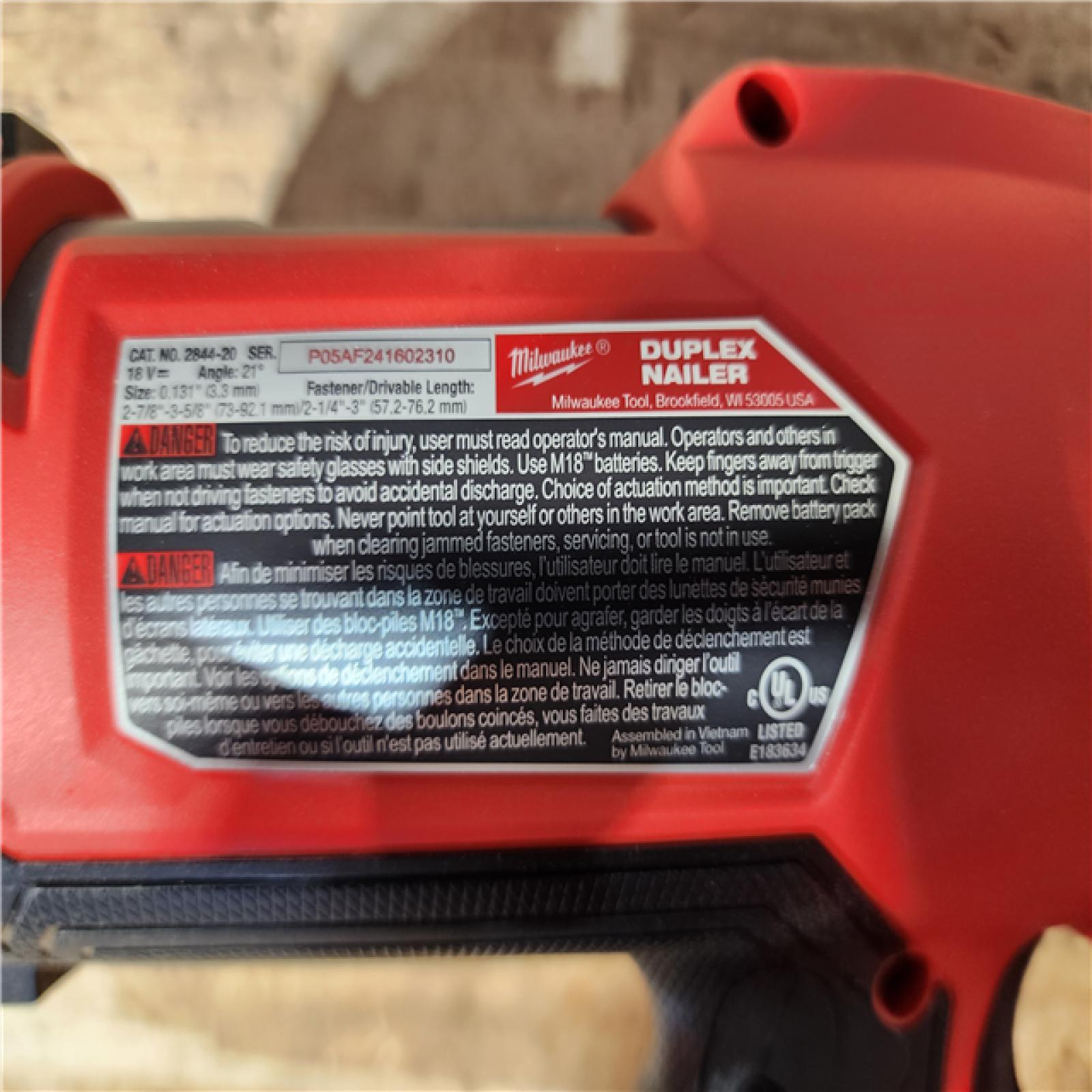 HOUSTON LOCATION - AS - IS Milwaukee FUEL 18-Volt Brushless Lithium-Ion Cordless 21-Degree Duplex Nailer (Tool-Only)