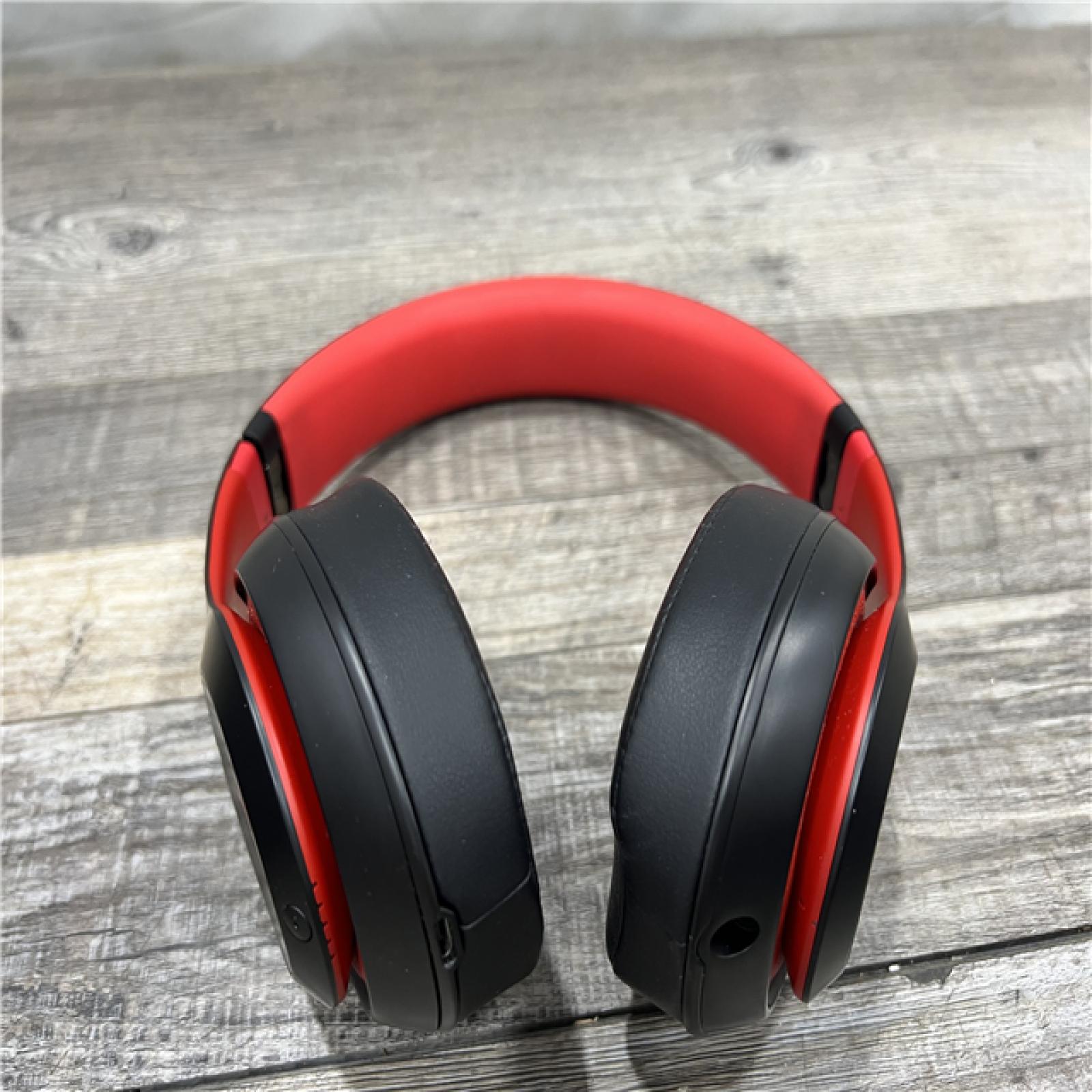 AS-IS Beats Studio3 Wireless Over-Ear Headphones The Beats Decade Collection Defiant